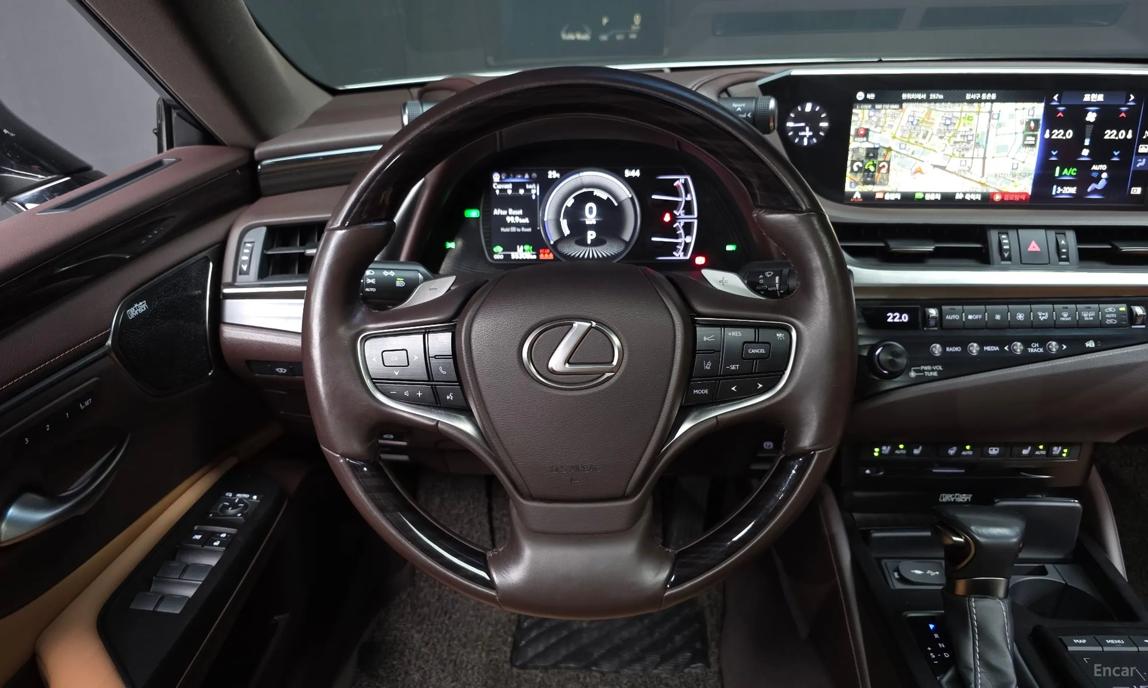 Lexus ES300h 7th Generation превью 14