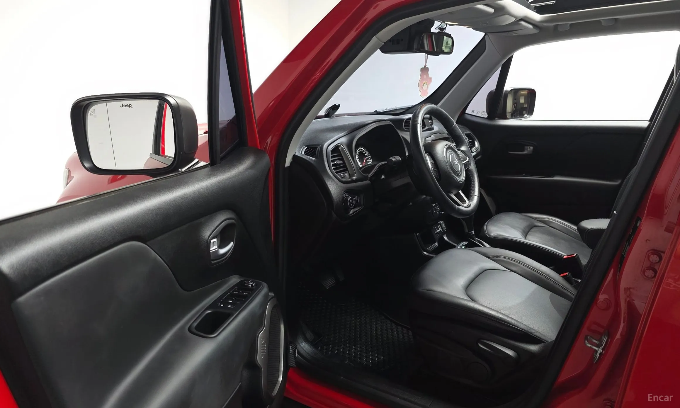 Jeep Renegade превью 10