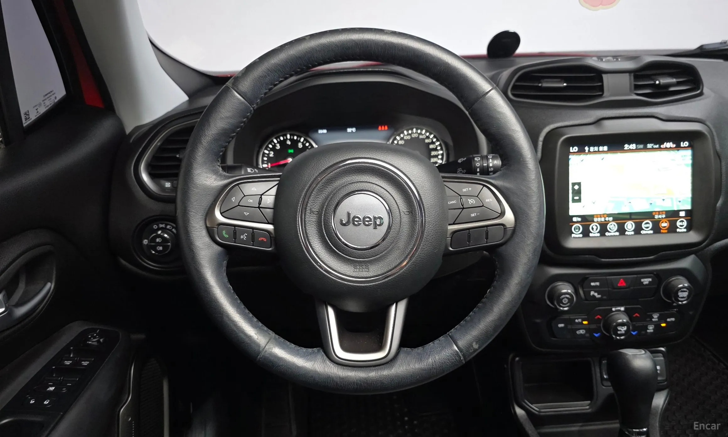 Jeep Renegade превью 12