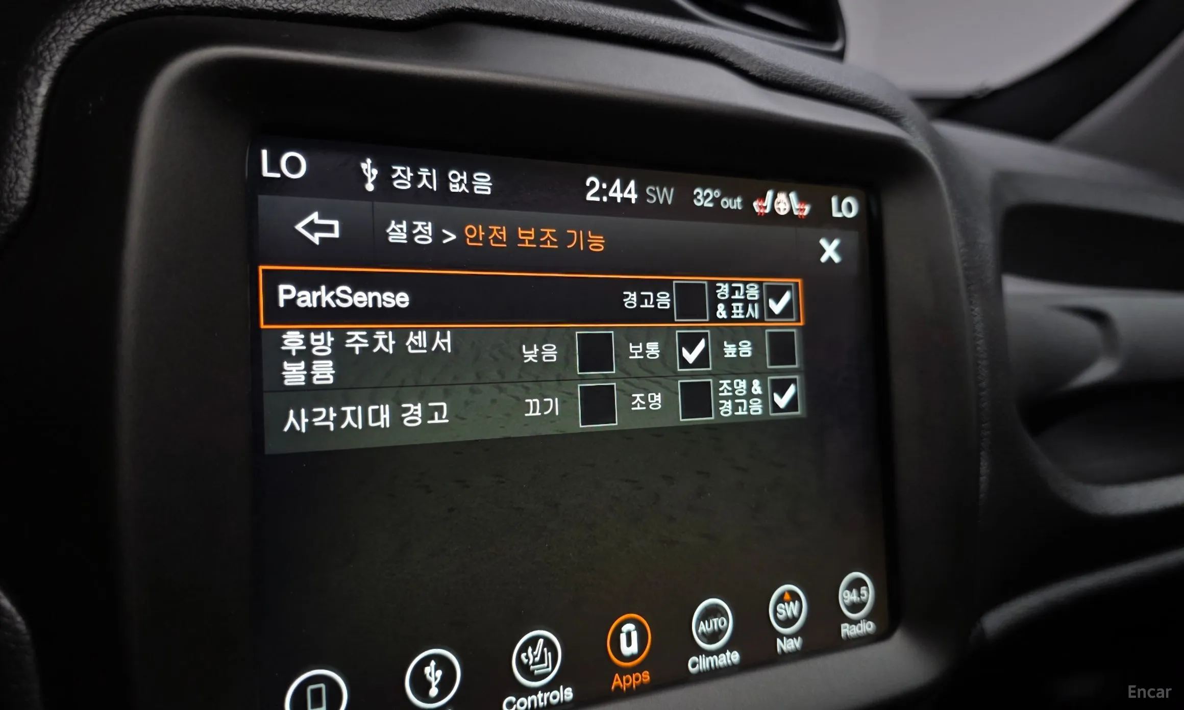 Jeep Renegade превью 16