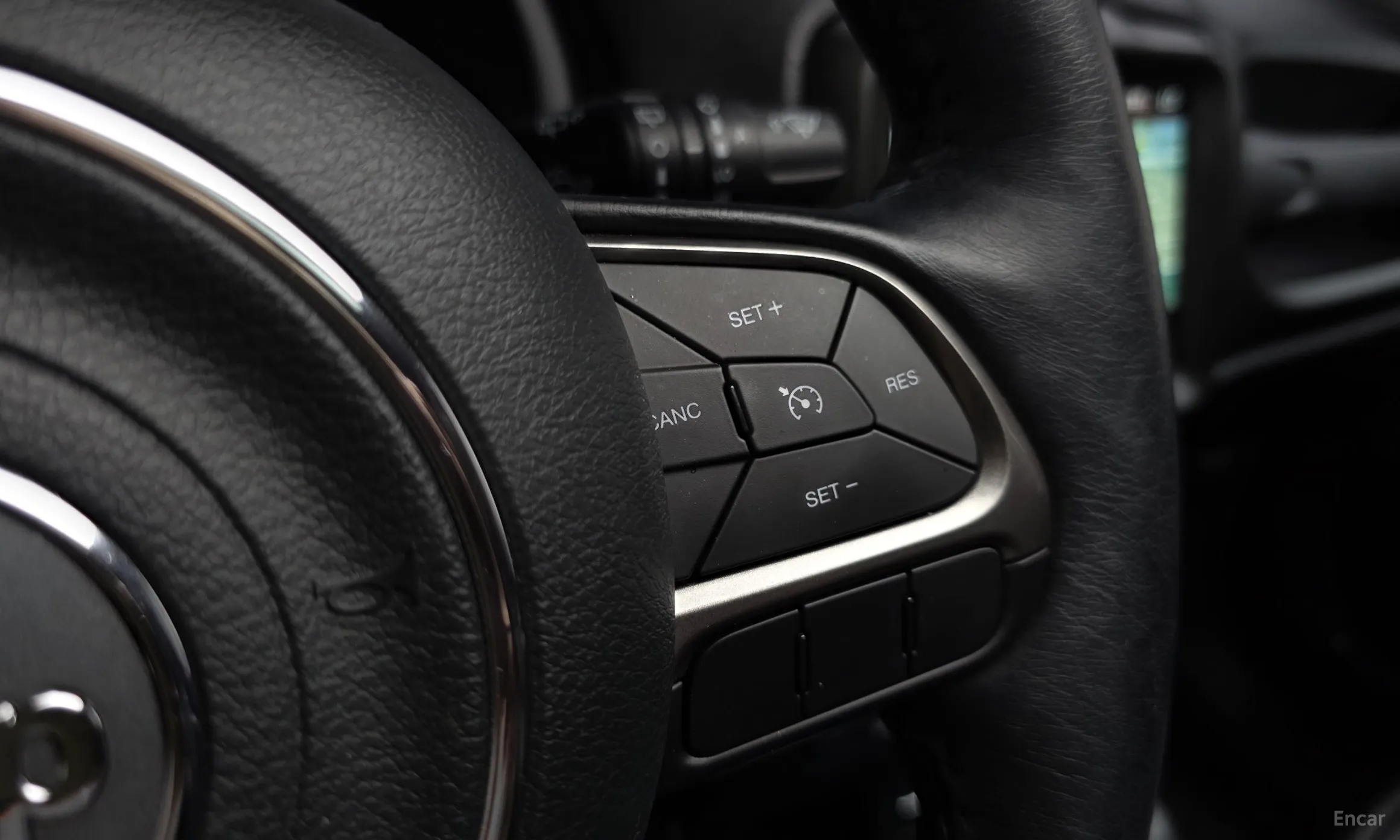 Jeep Renegade превью 17