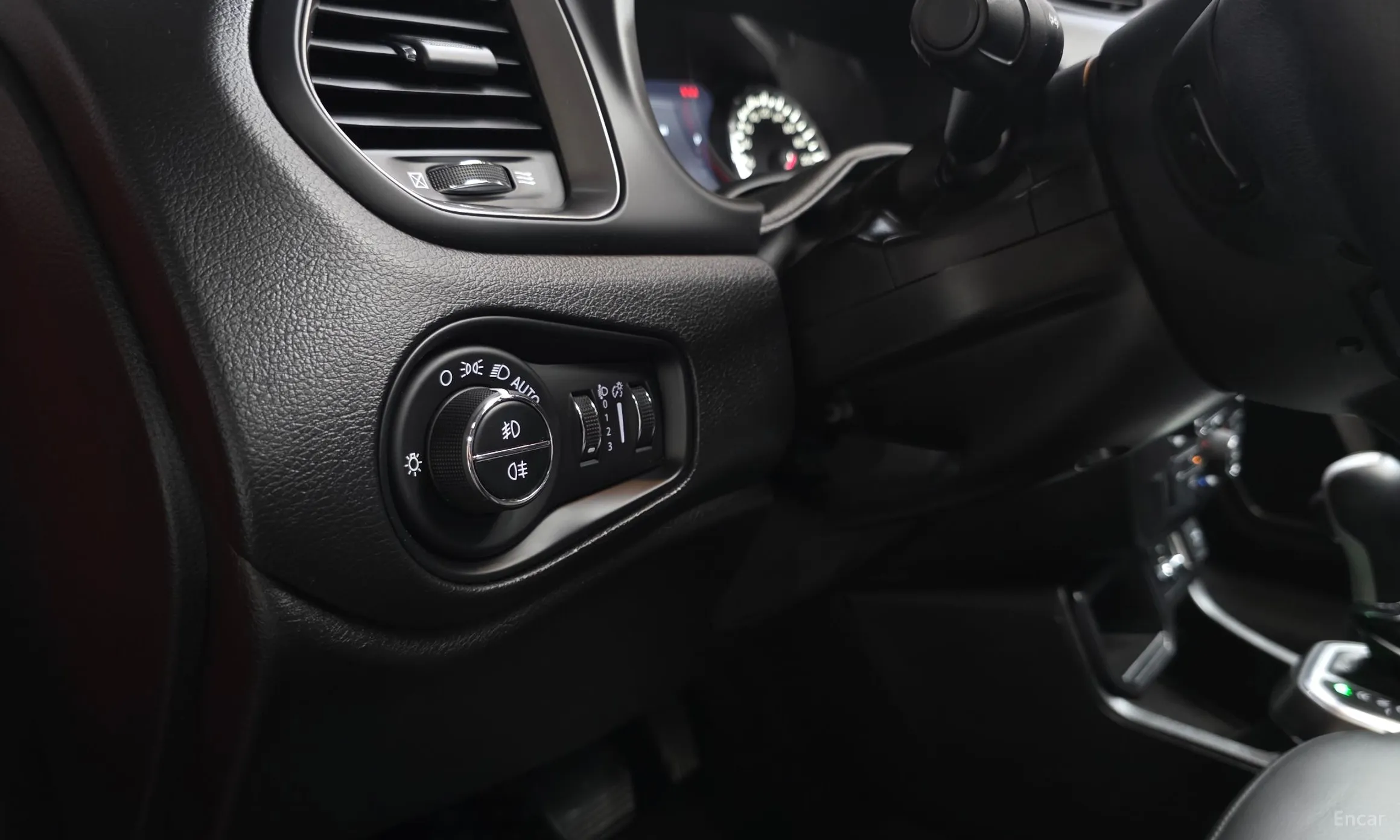 Jeep Renegade превью 18