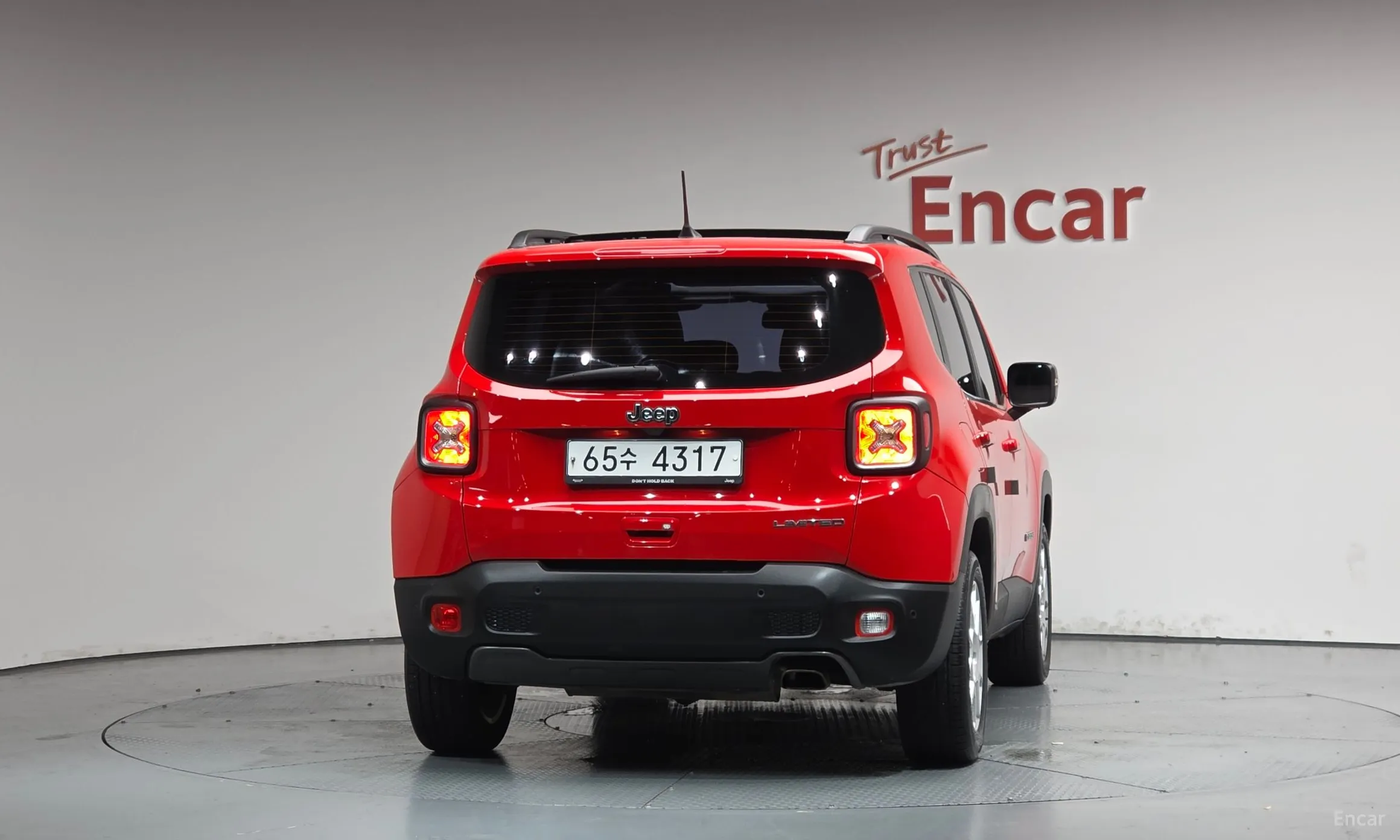 Jeep Renegade превью 4