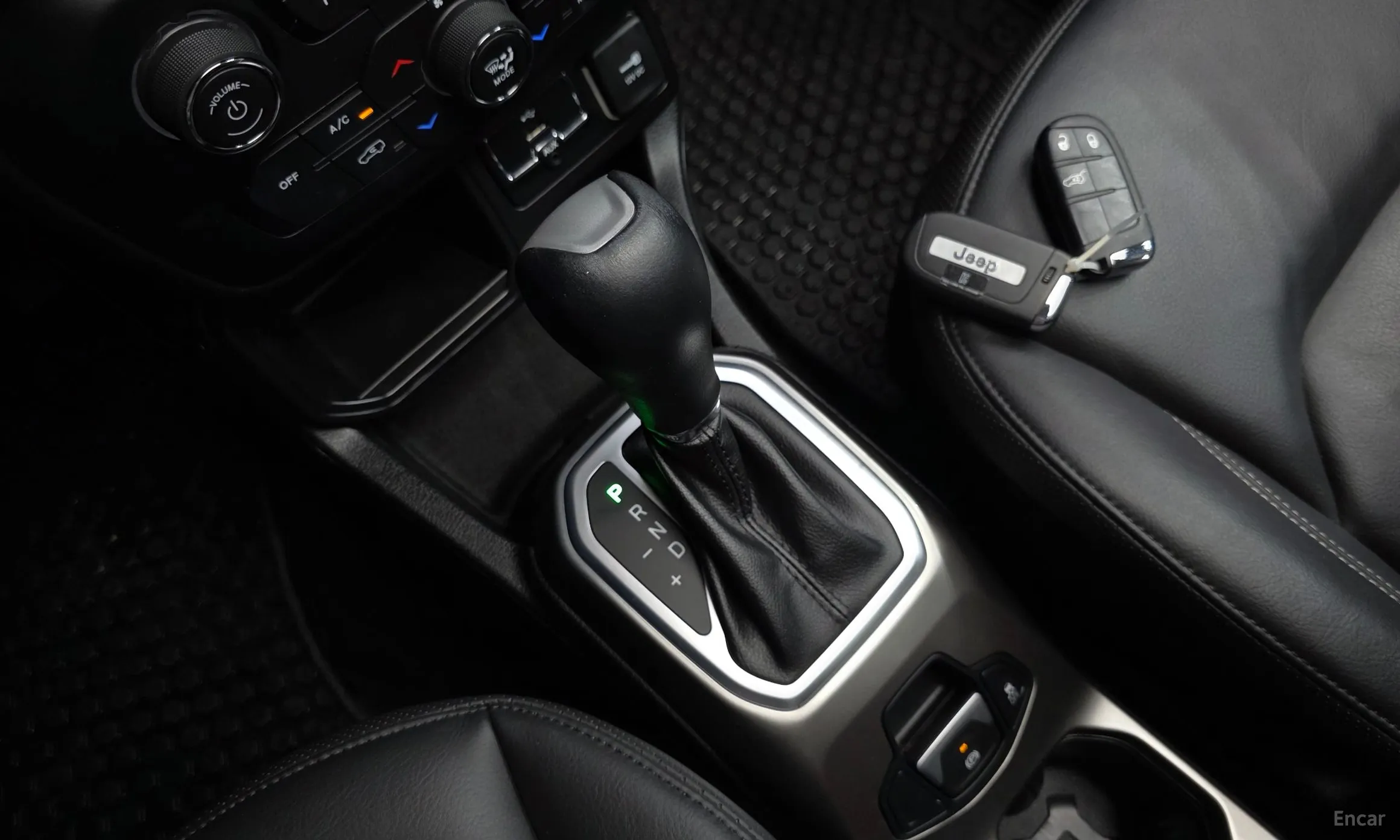 Jeep Renegade превью 9