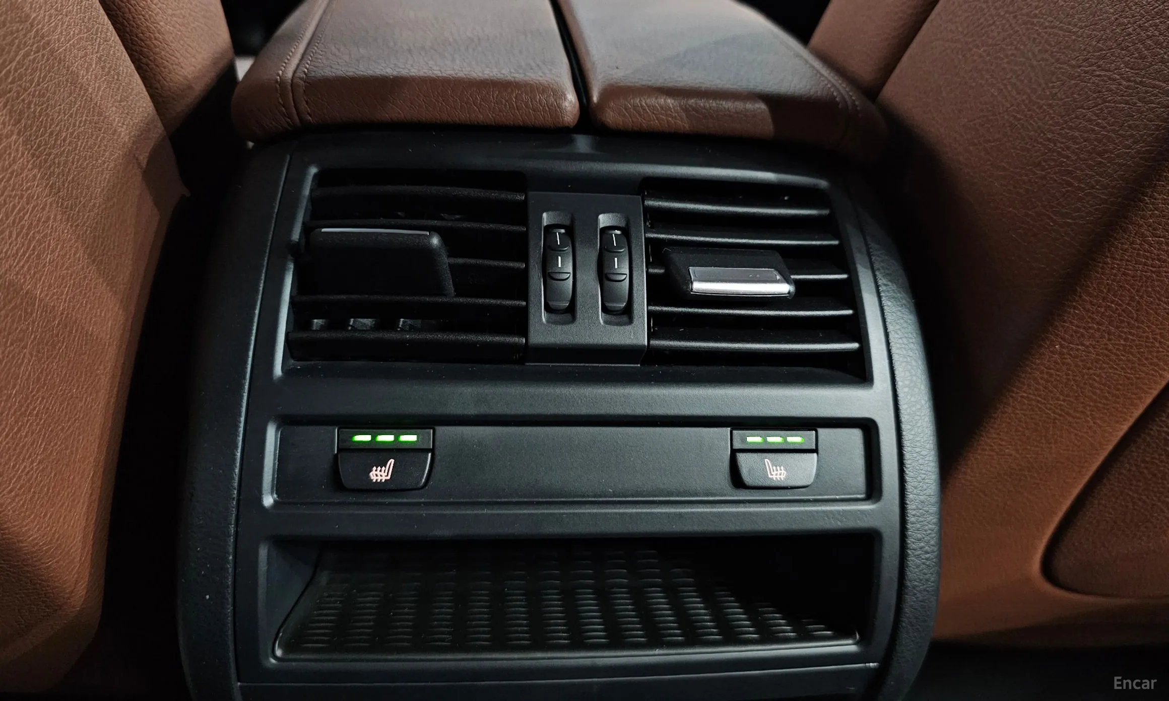 BMW 5 Series (F10) превью 16