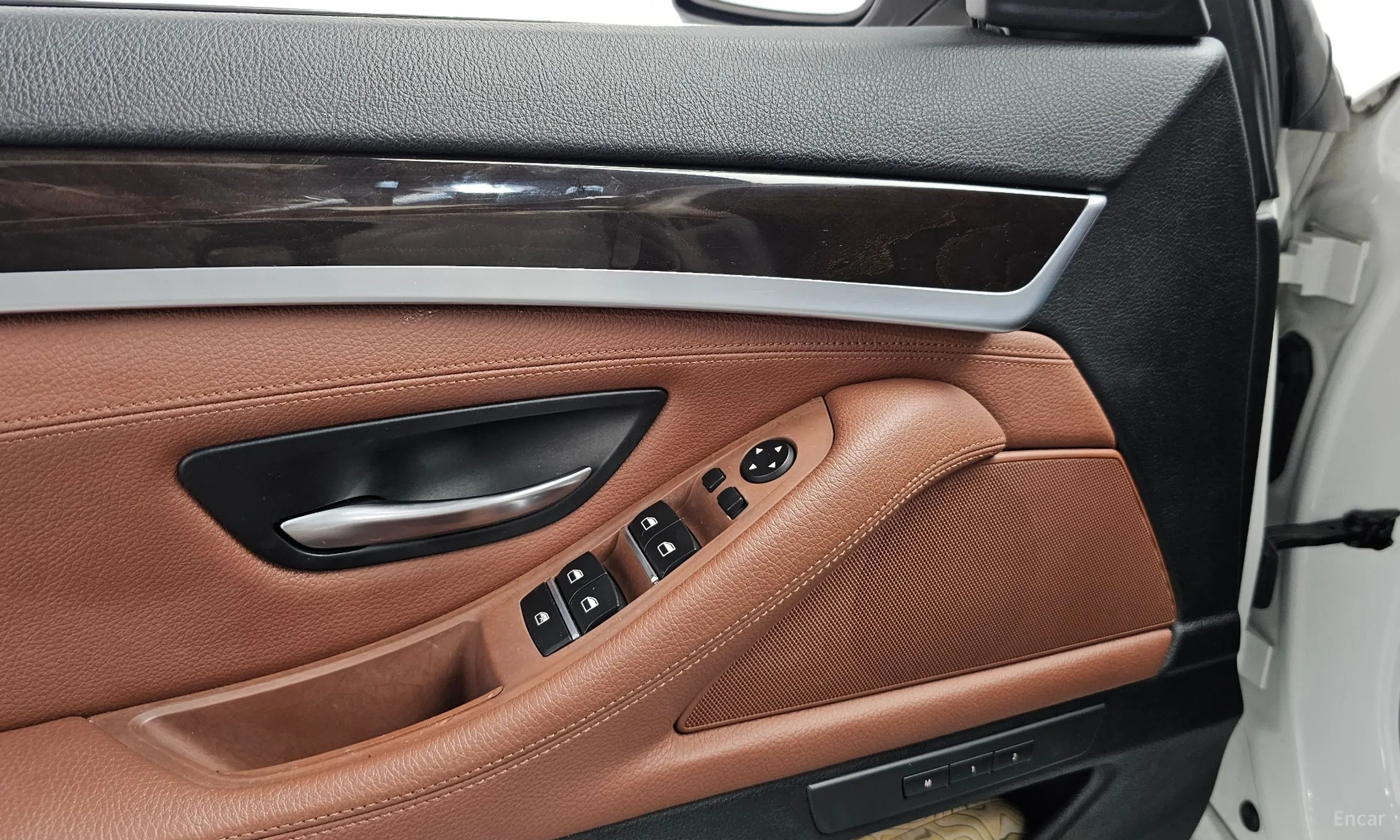 BMW 5 Series (F10) превью 18