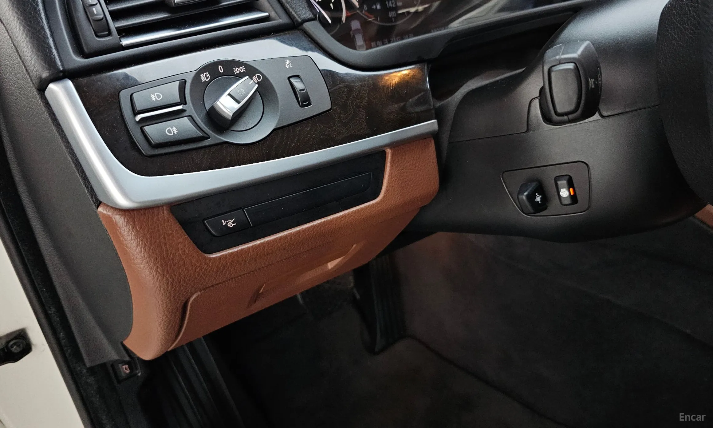 BMW 5 Series (F10) превью 20