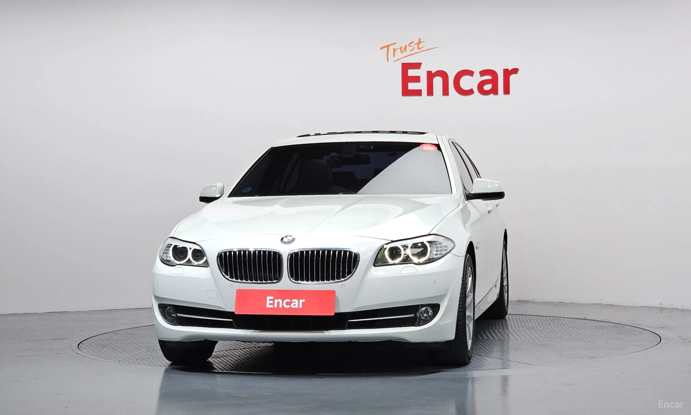 BMW 5 Series (F10) превью 3