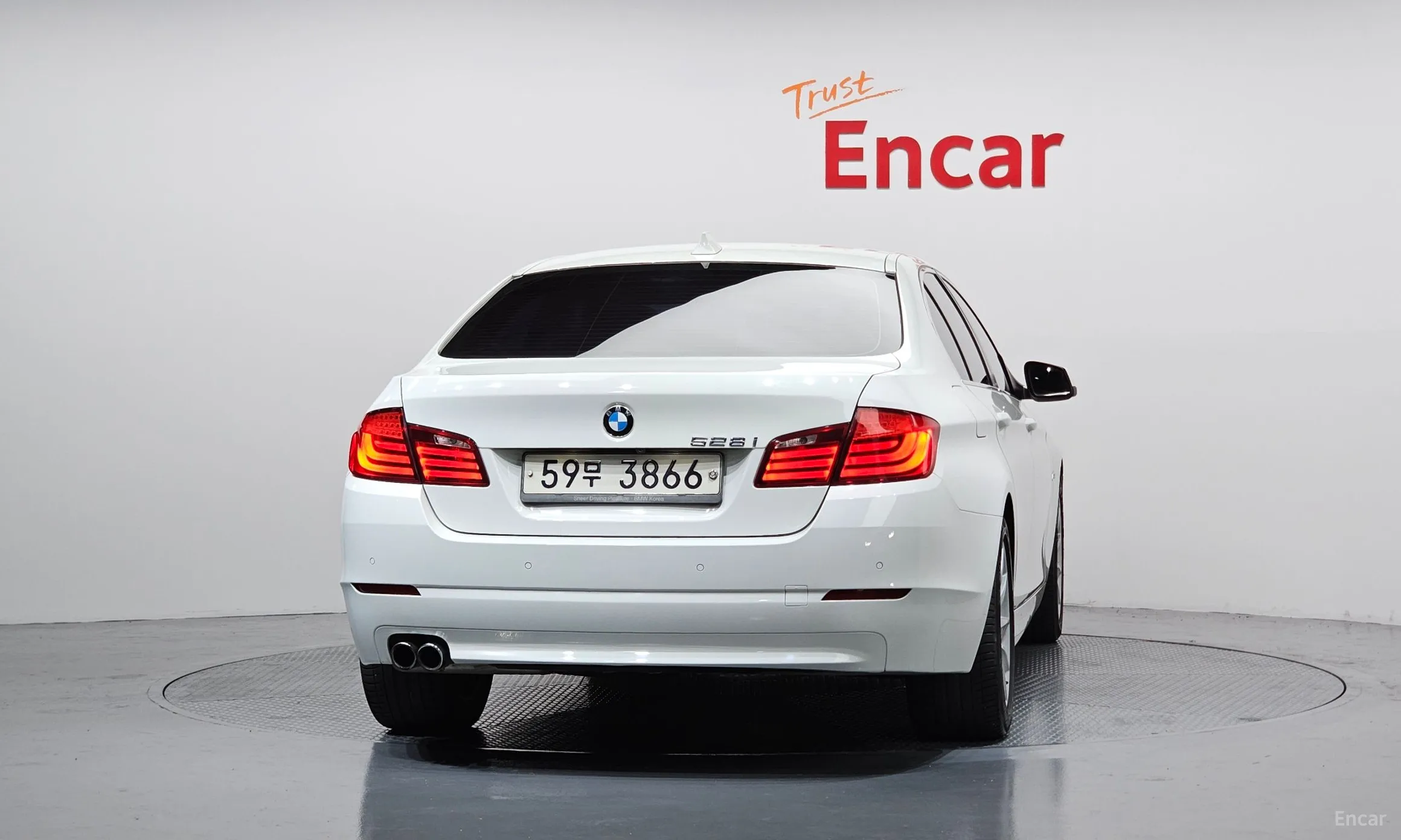 BMW 5 Series (F10) превью 4
