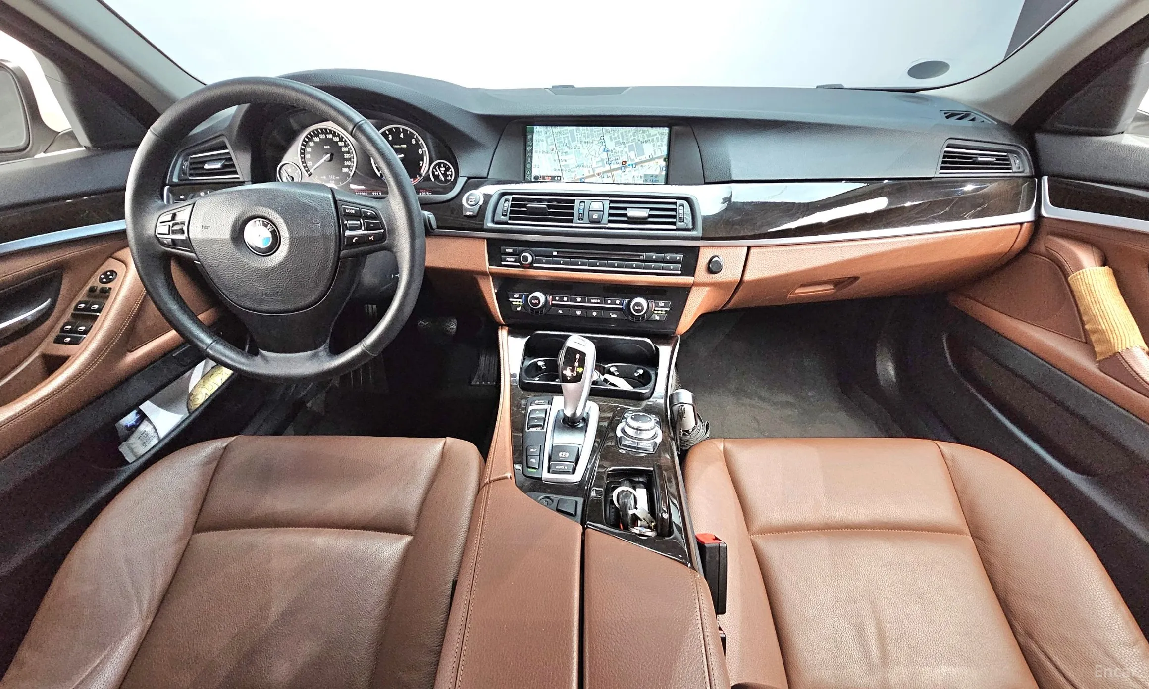 BMW 5 Series (F10) превью 7
