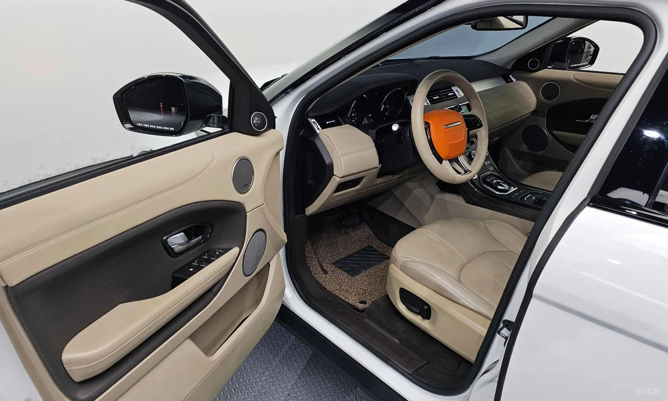 Land Rover Range Rover Evoque превью 10