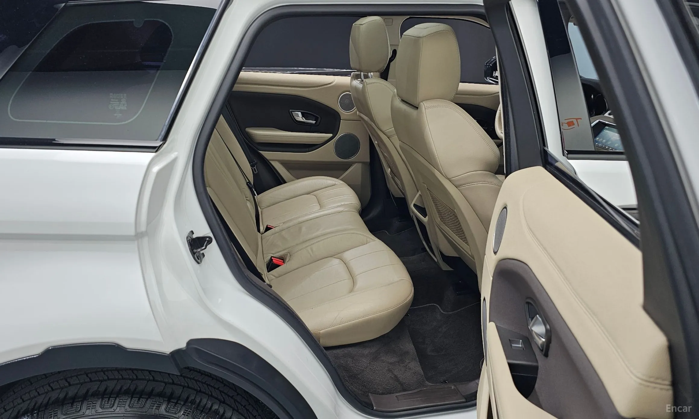 Land Rover Range Rover Evoque превью 12
