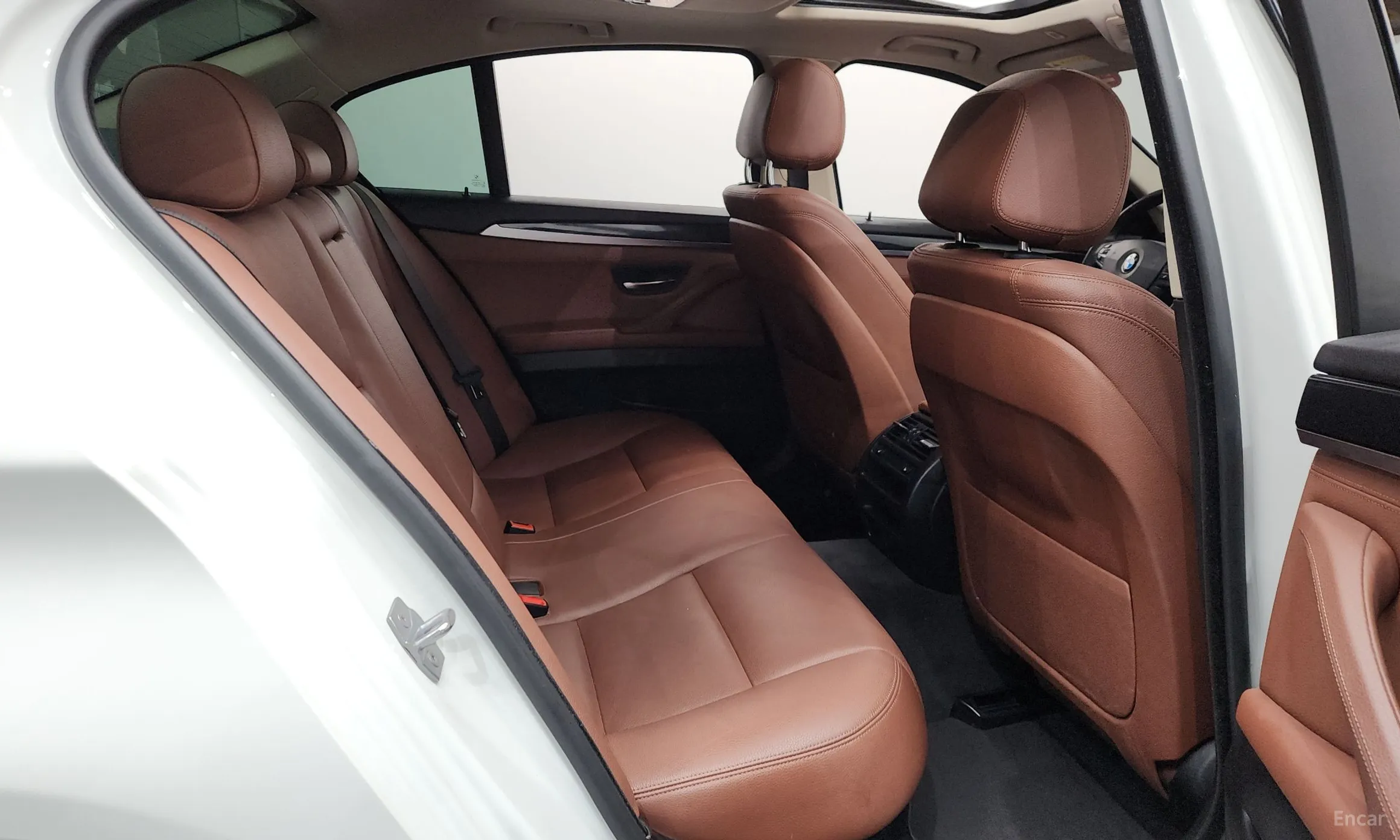 BMW 5 Series (F10) превью 11