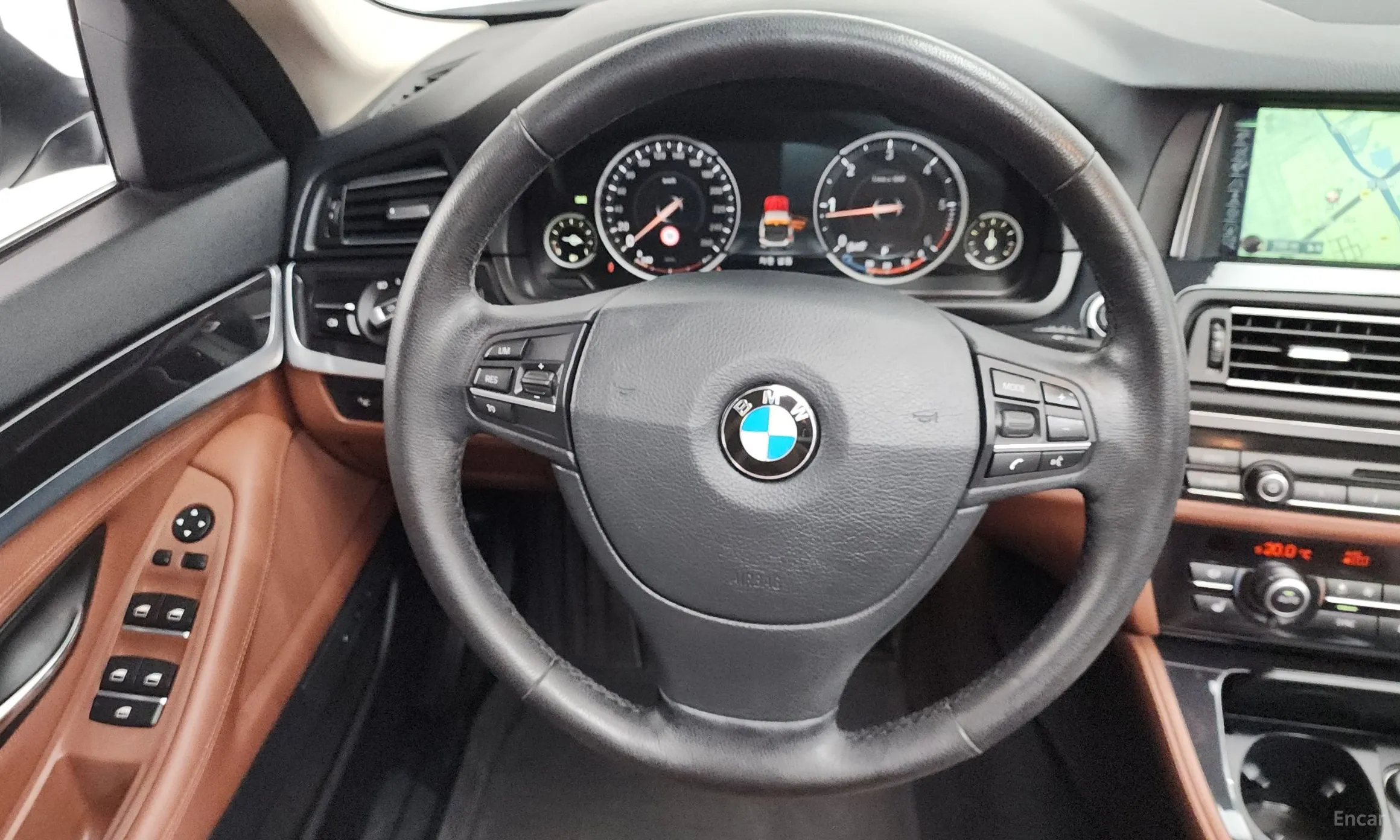 BMW 5 Series (F10) превью 13
