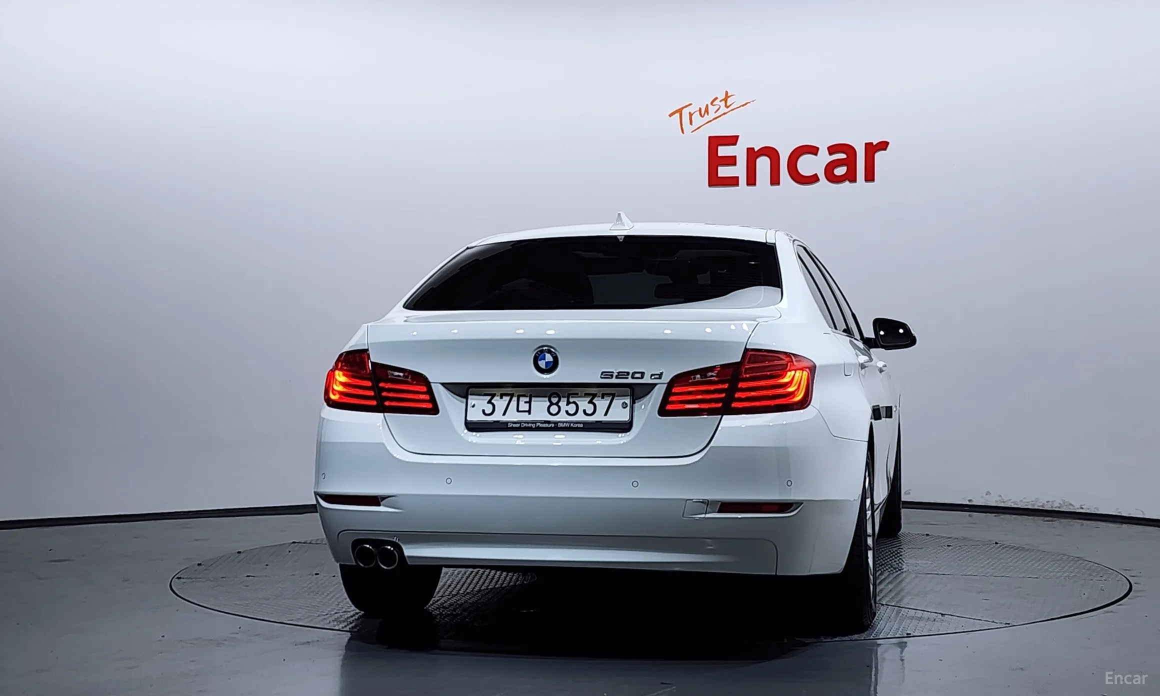 BMW 5 Series (F10) превью 4