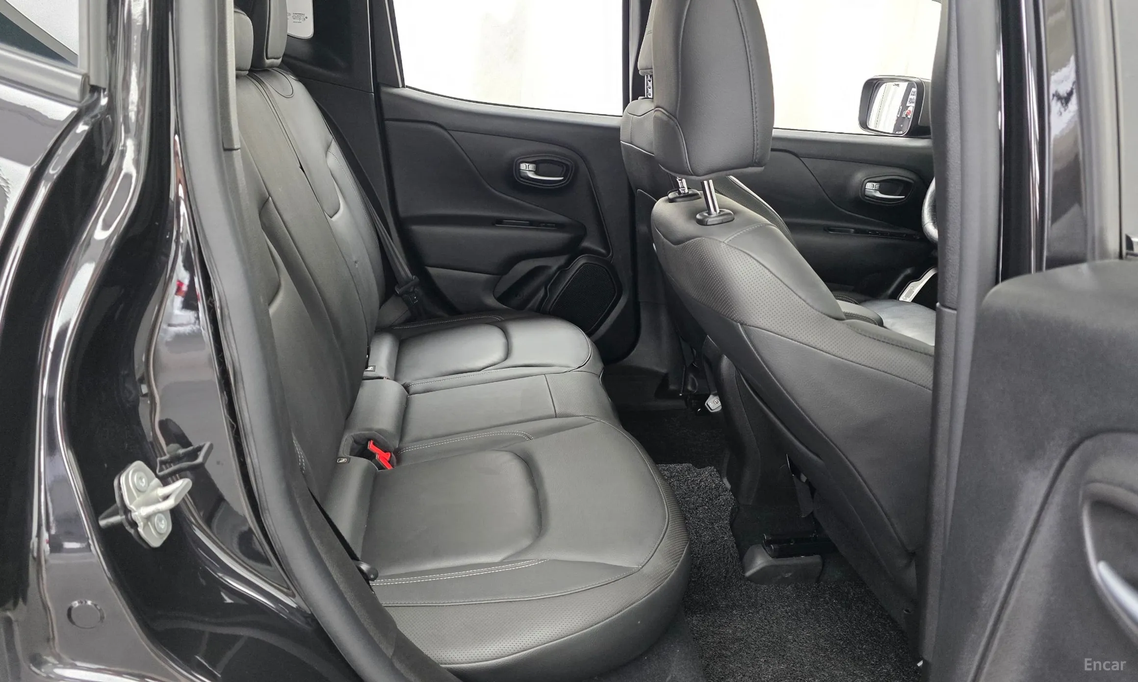 Jeep Renegade превью 11