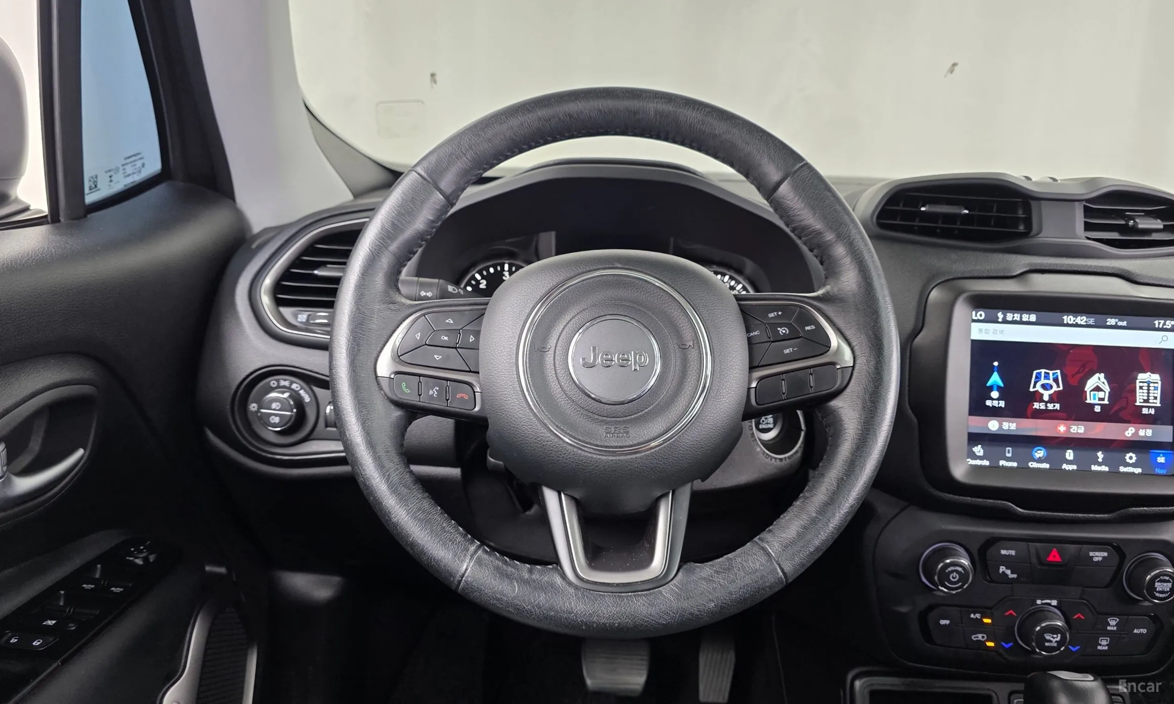 Jeep Renegade превью 12