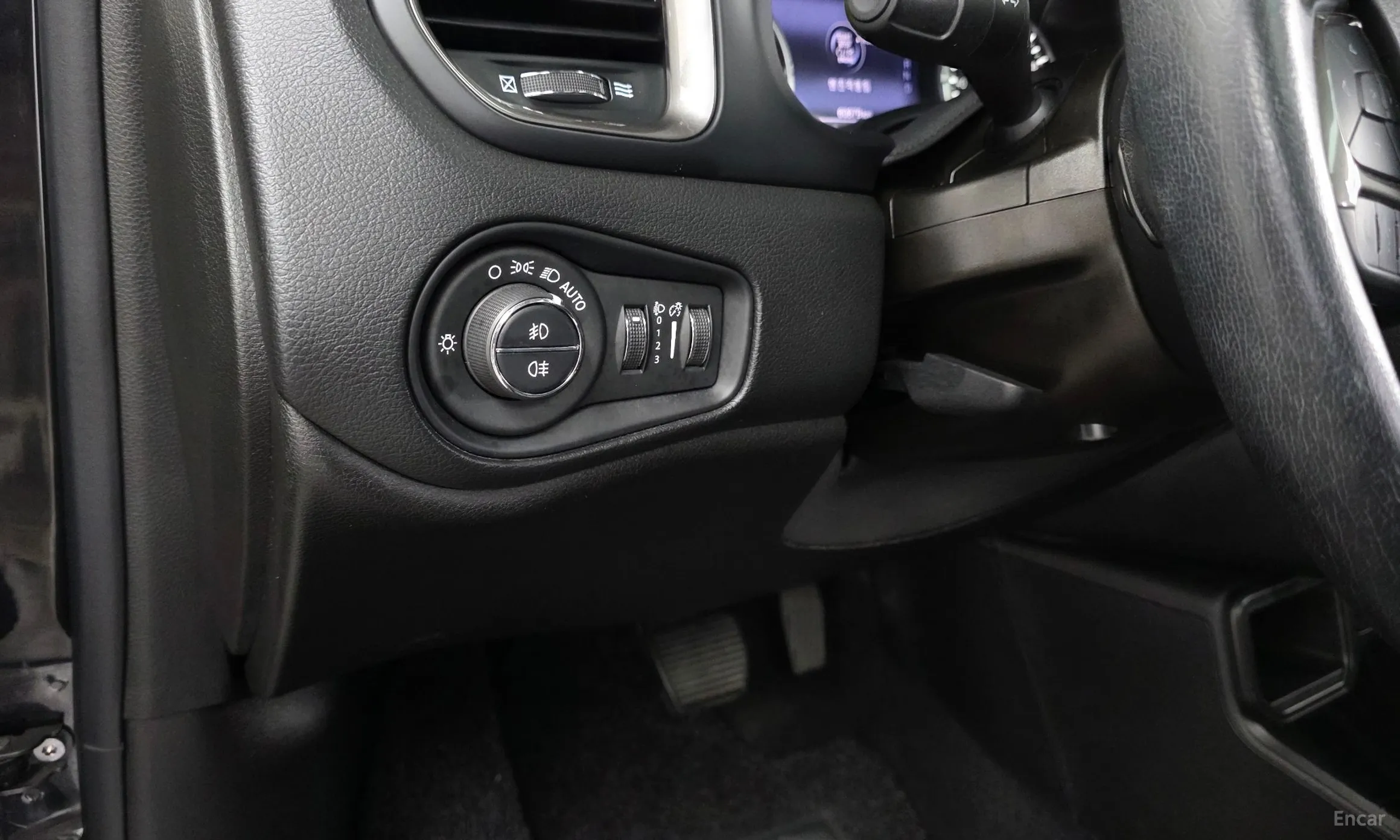 Jeep Renegade превью 18