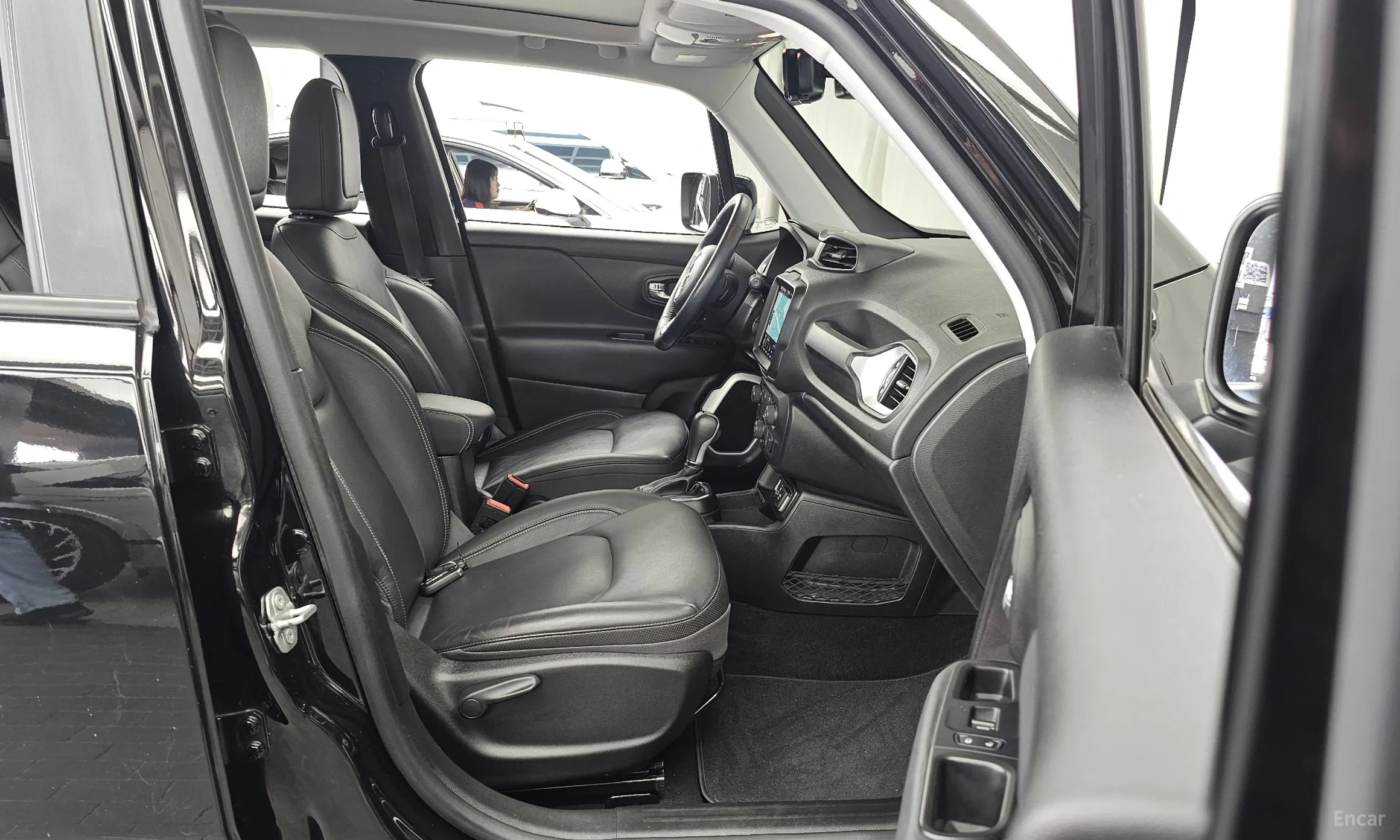 Jeep Renegade превью 11