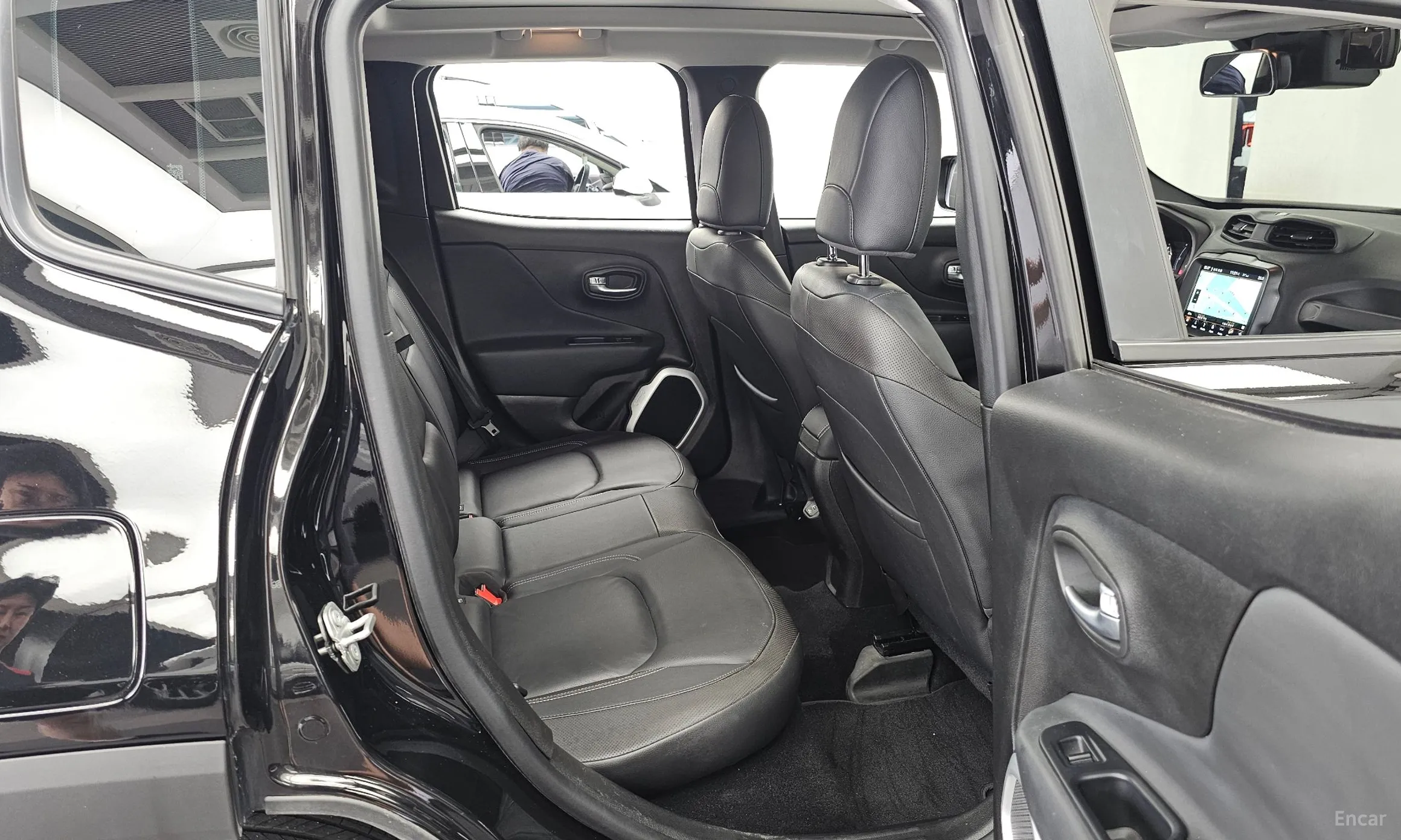 Jeep Renegade превью 12