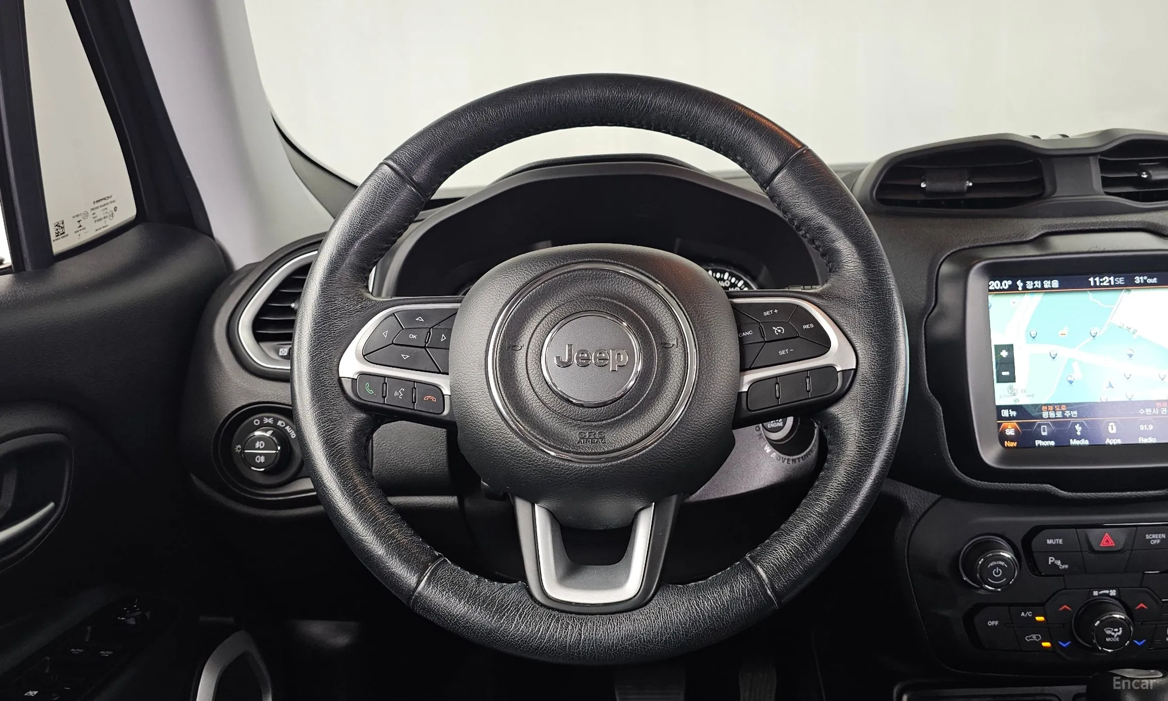 Jeep Renegade превью 13