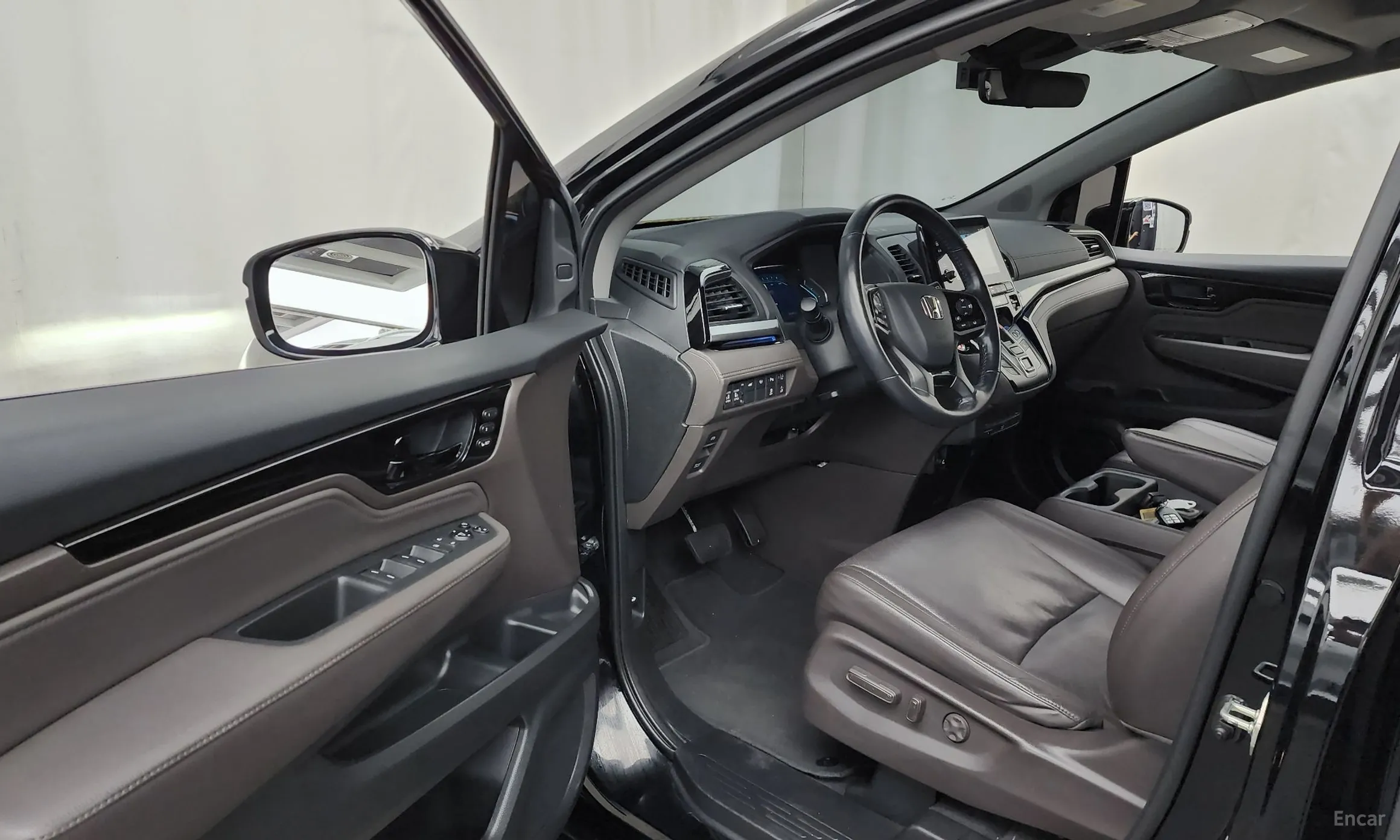 Honda Odyssey превью 10