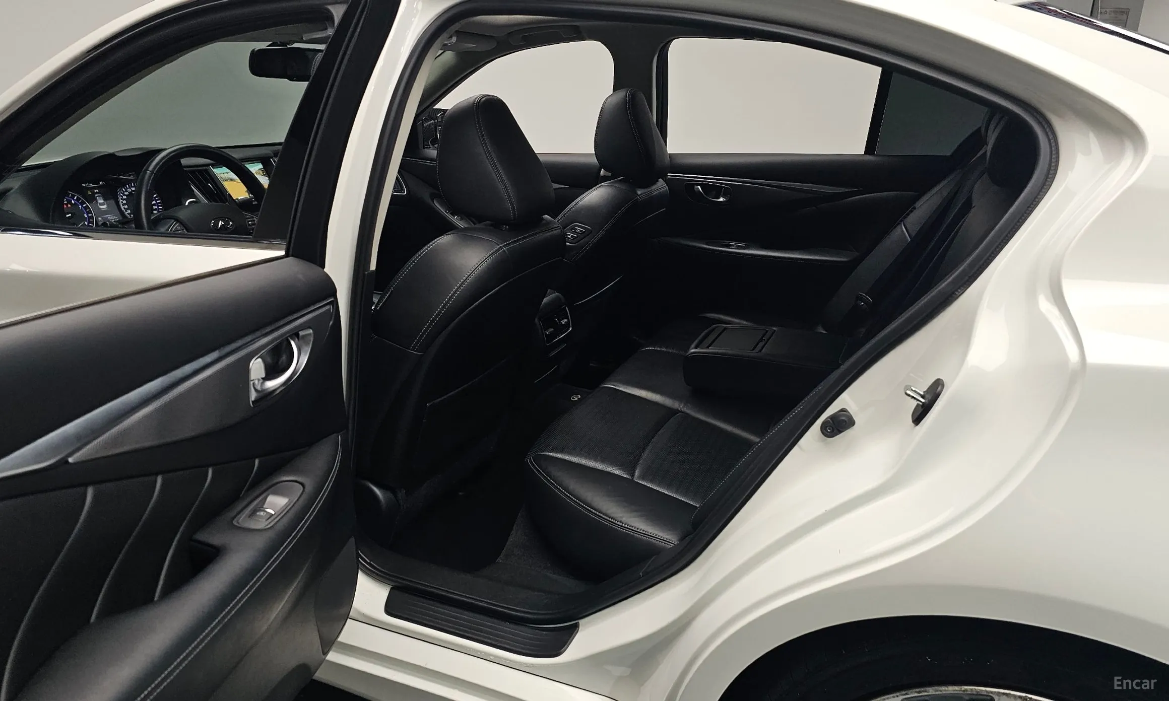 Infiniti Q50 превью 11