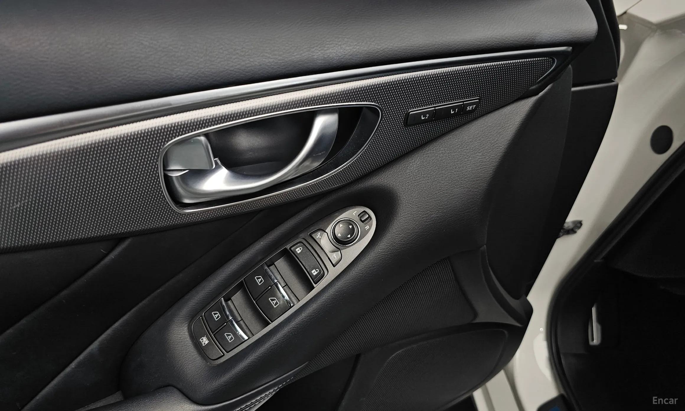Infiniti Q50 превью 17