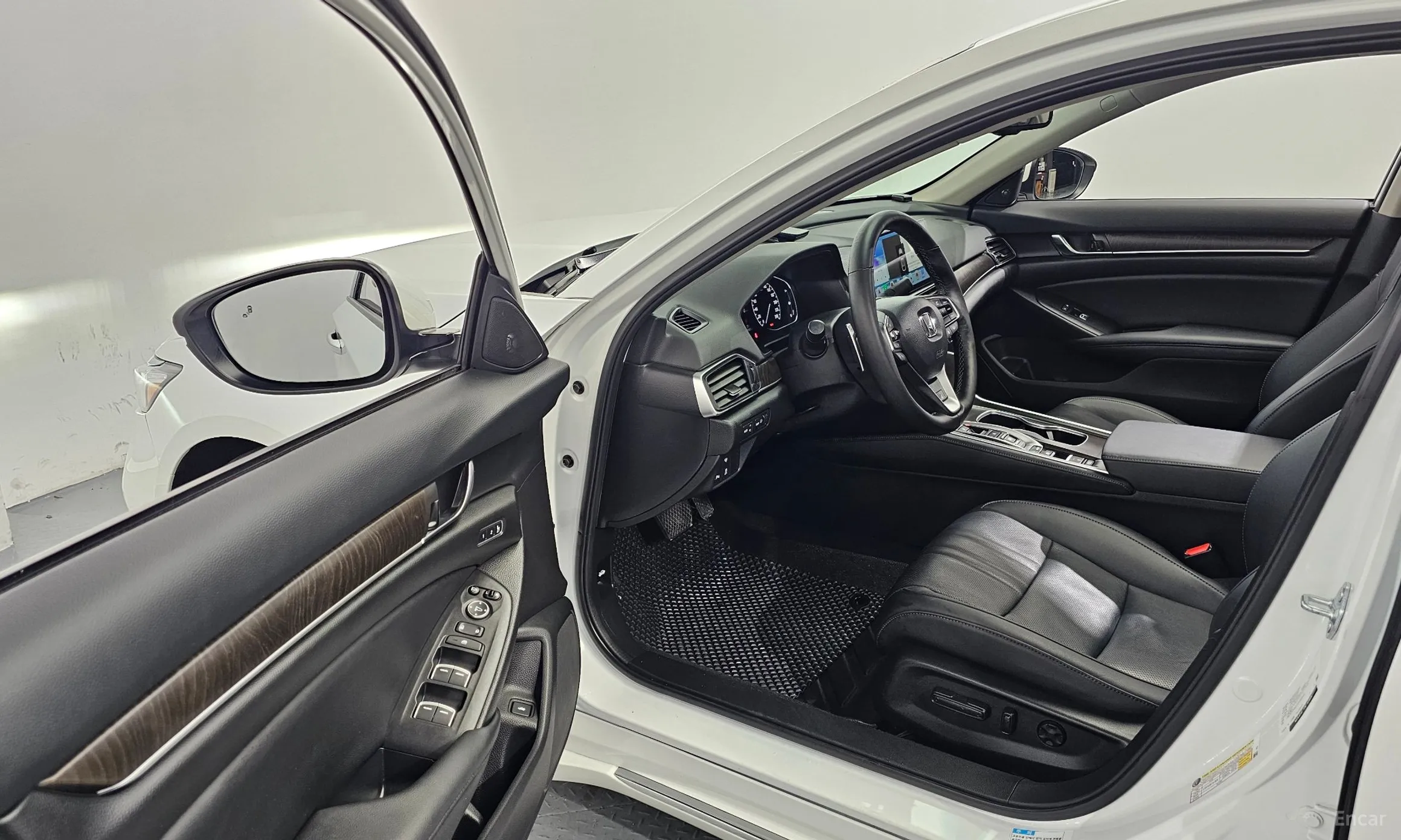 Honda Accord 10th Generation превью 10