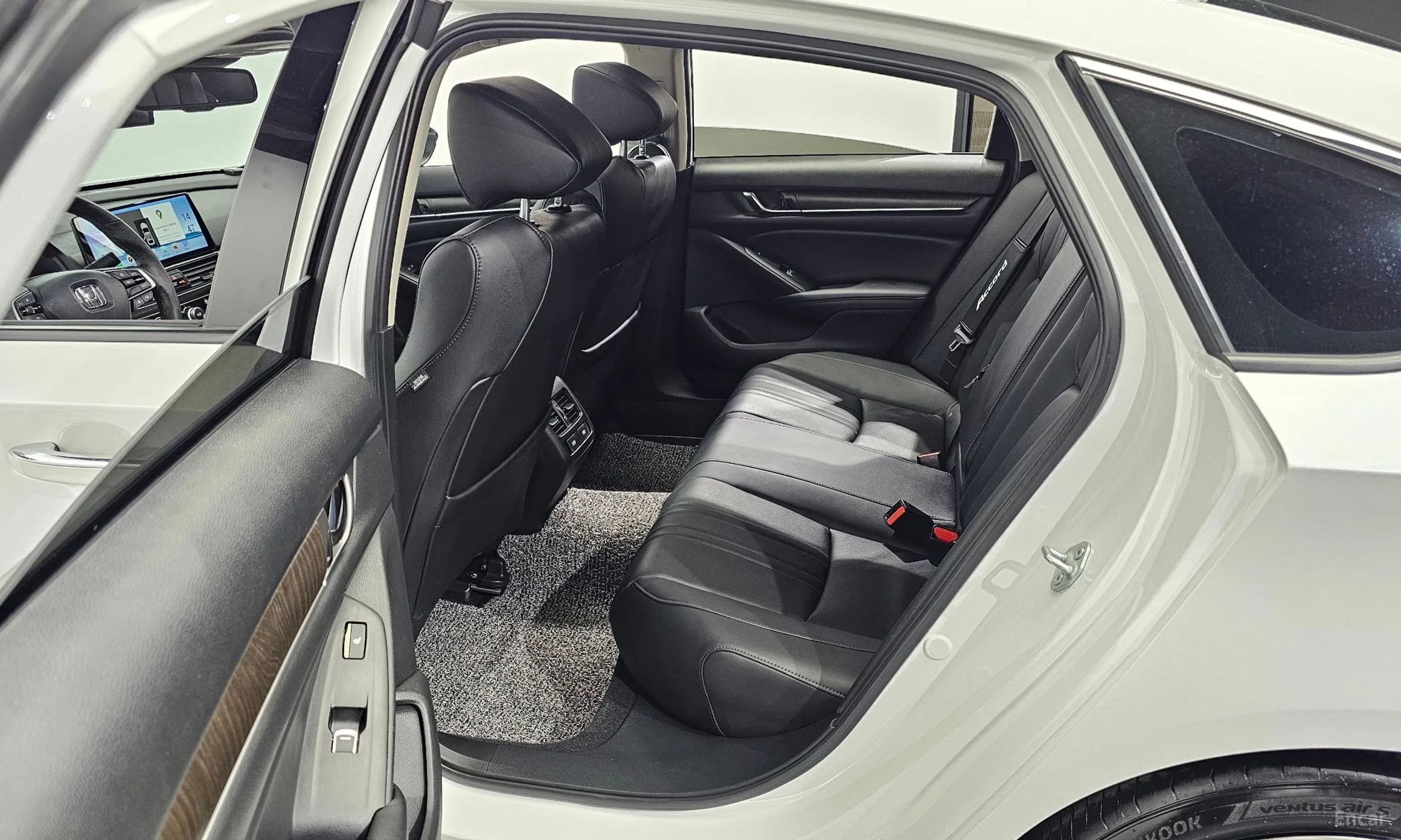 Honda Accord 10th Generation превью 11