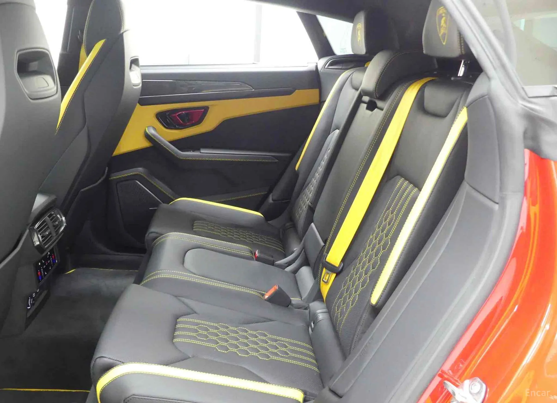Lamborghini Urus превью 9