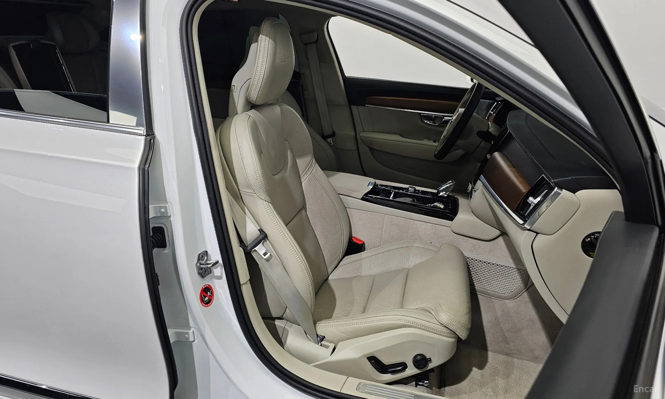 Volvo S90 превью 12