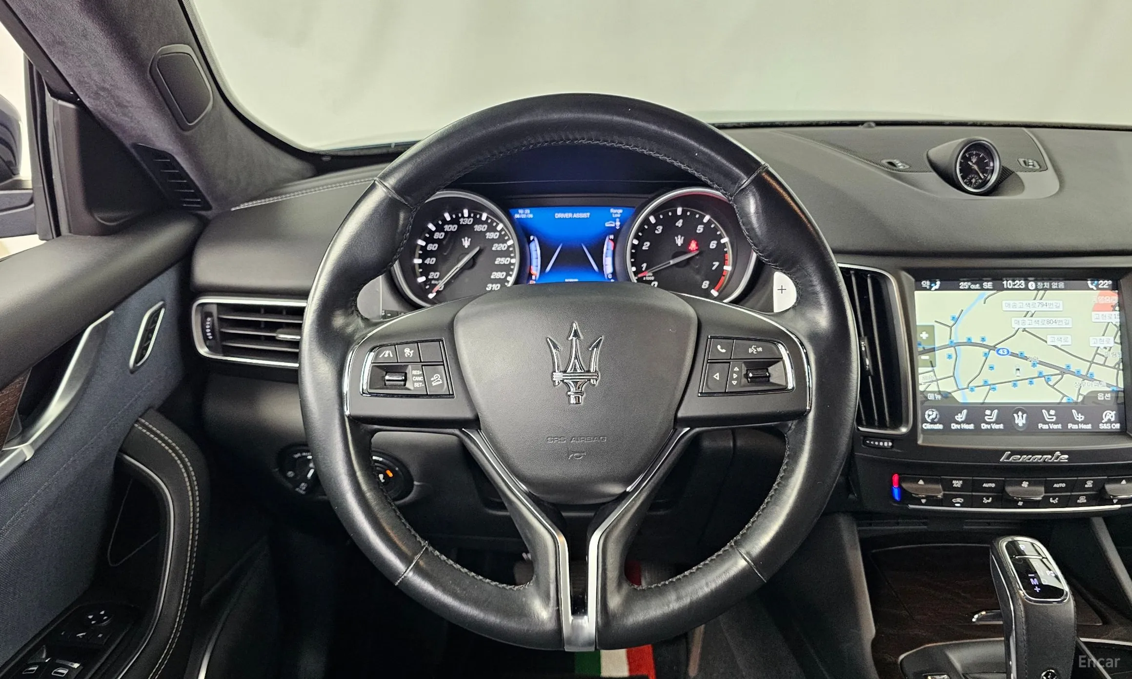 Maserati Levante превью 13