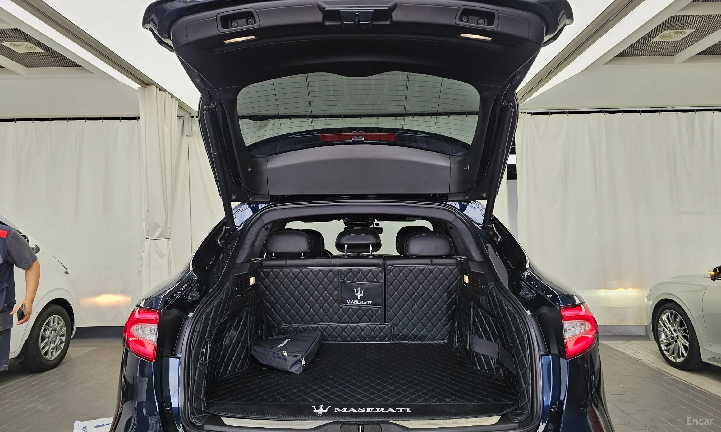 Maserati Levante превью 20