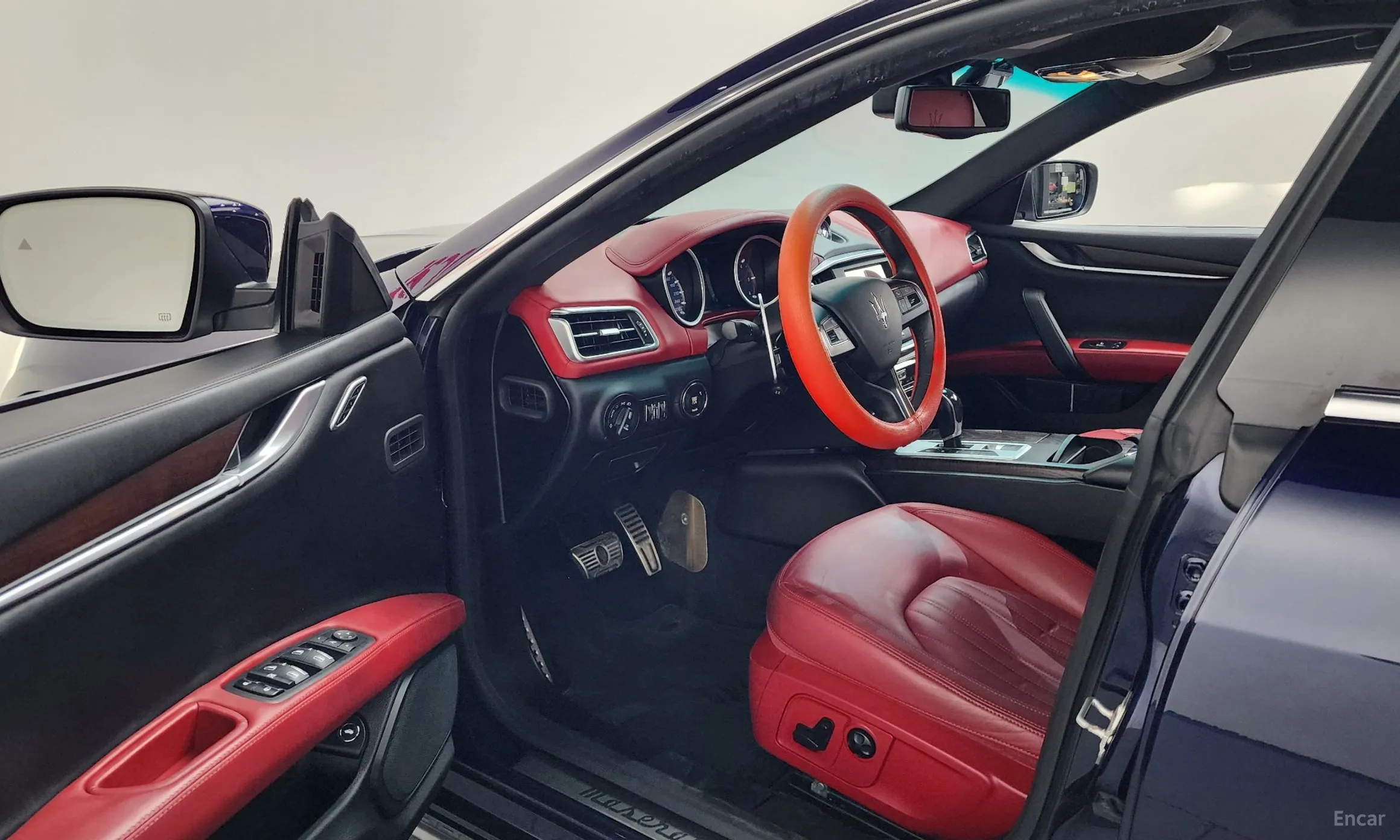 Maserati Ghibli превью 10