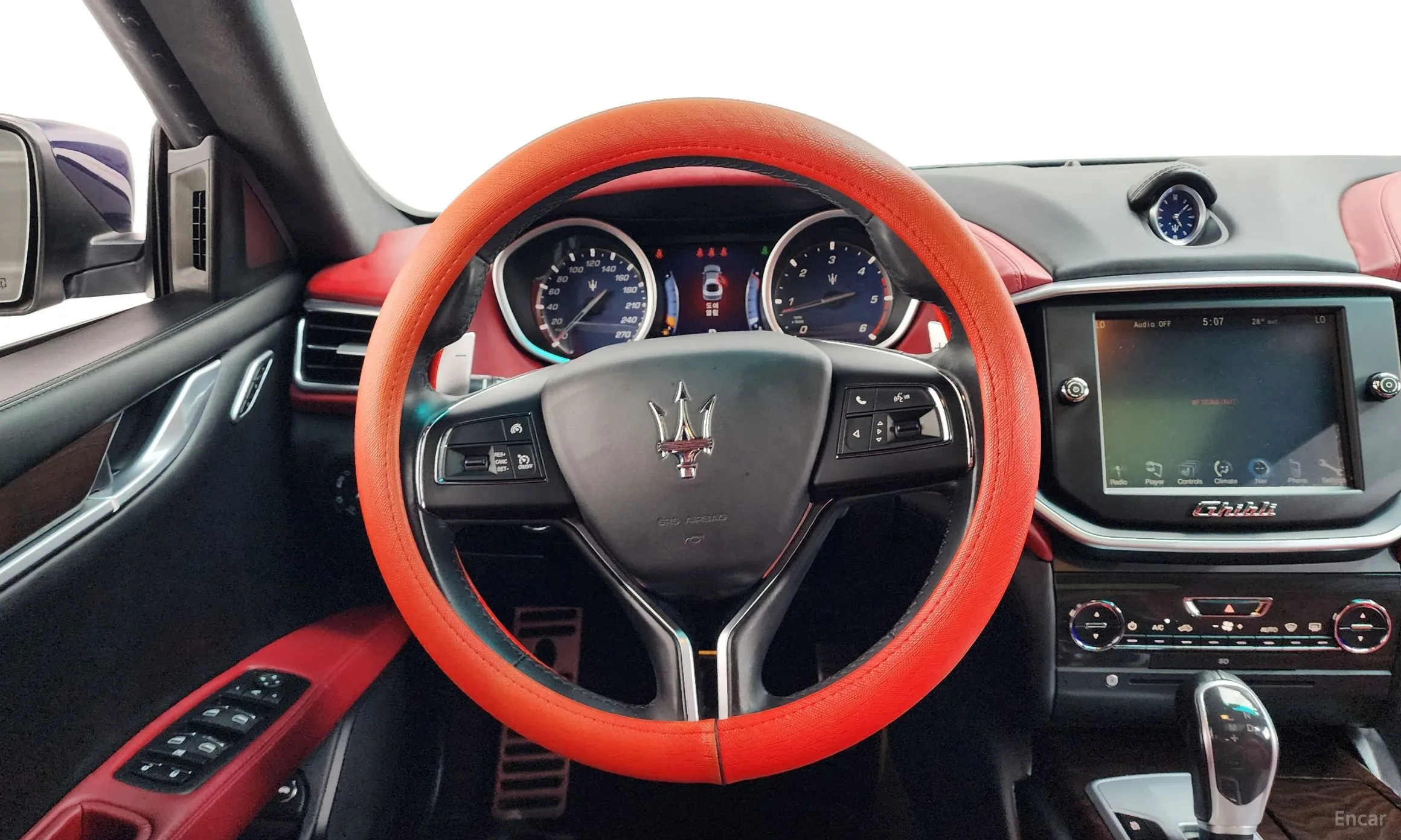 Maserati Ghibli превью 13