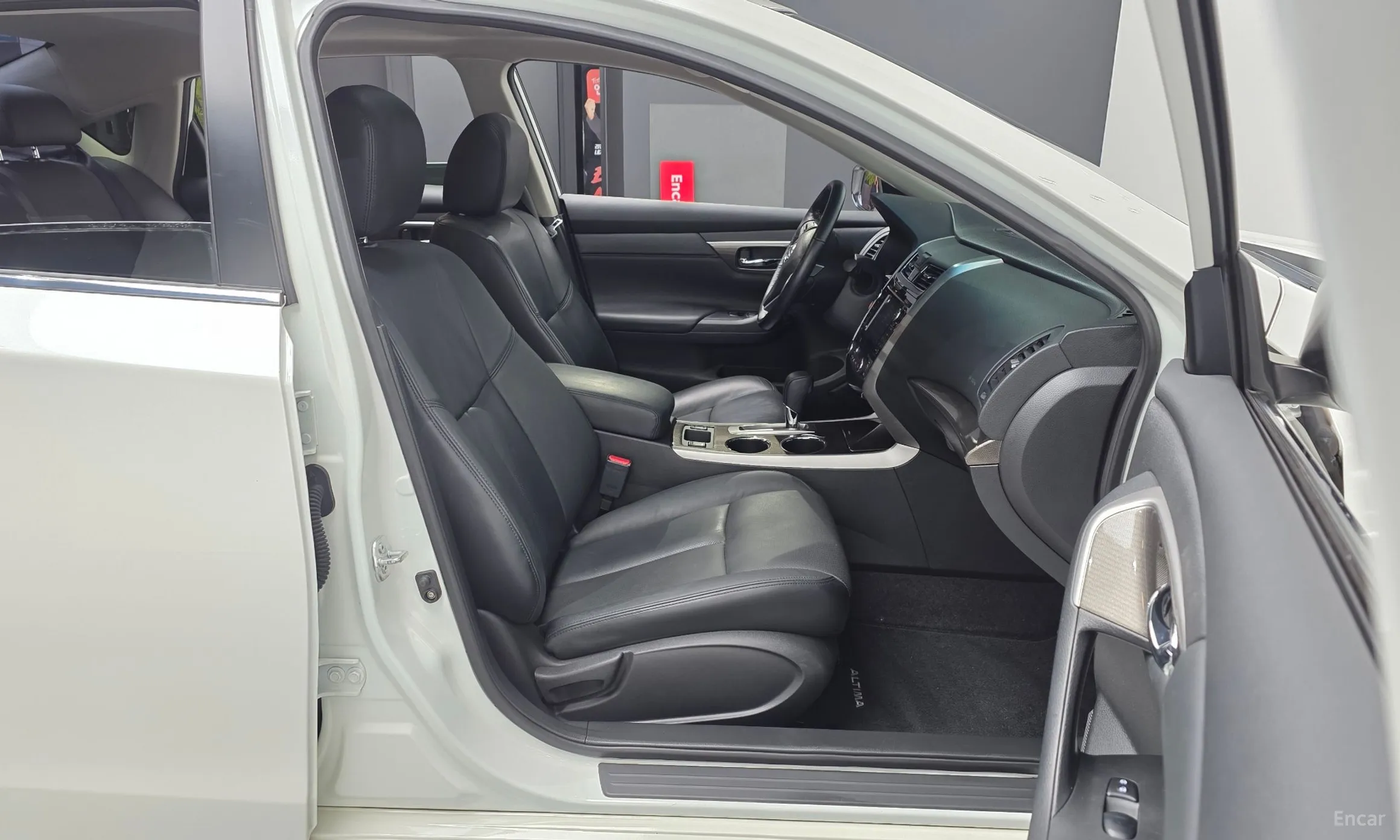 Nissan Altima превью 11
