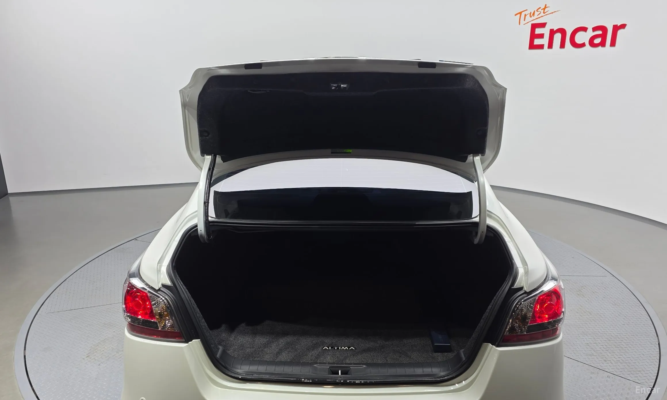 Nissan Altima превью 20