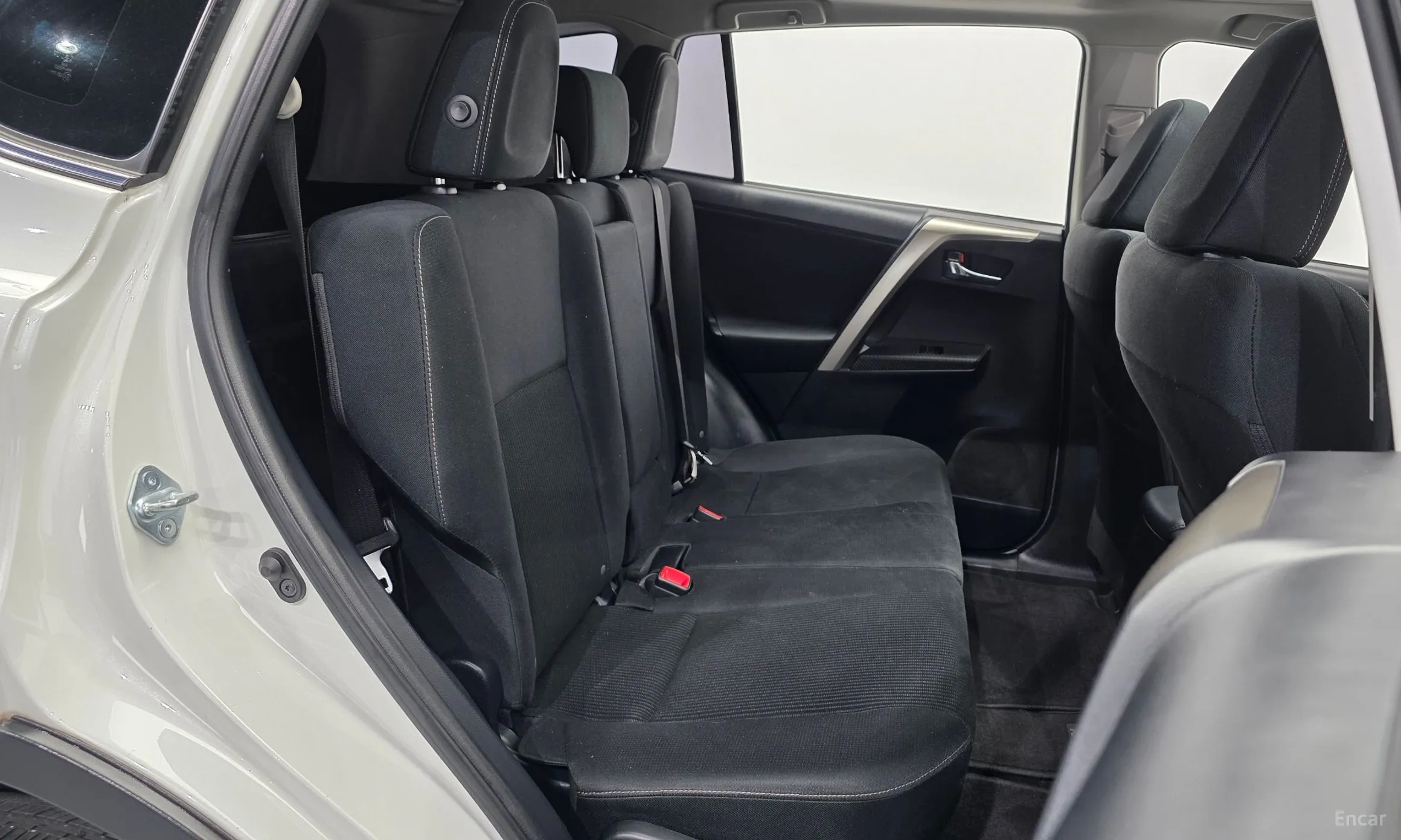 Toyota RAV4 превью 12