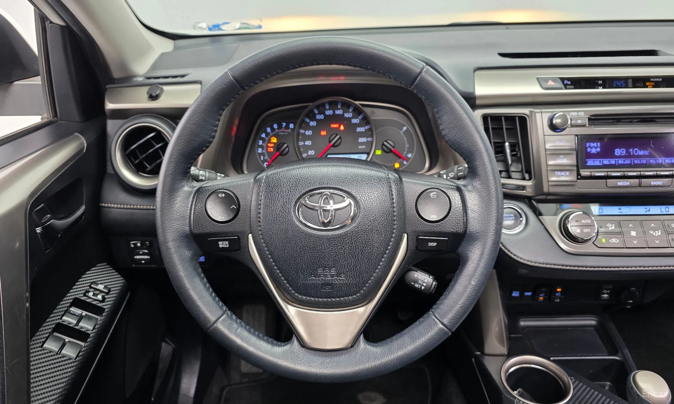 Toyota RAV4 превью 13