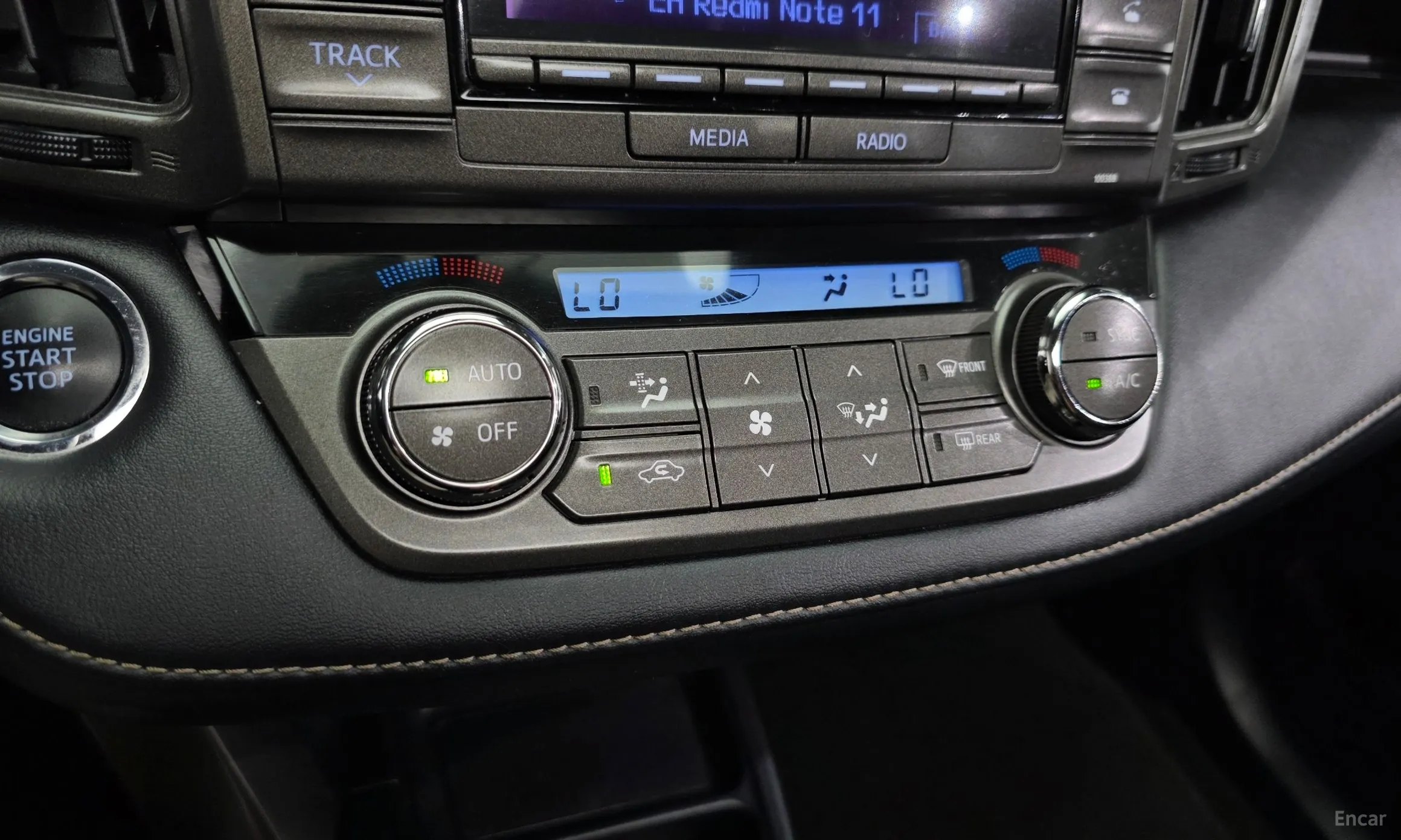Toyota RAV4 превью 15