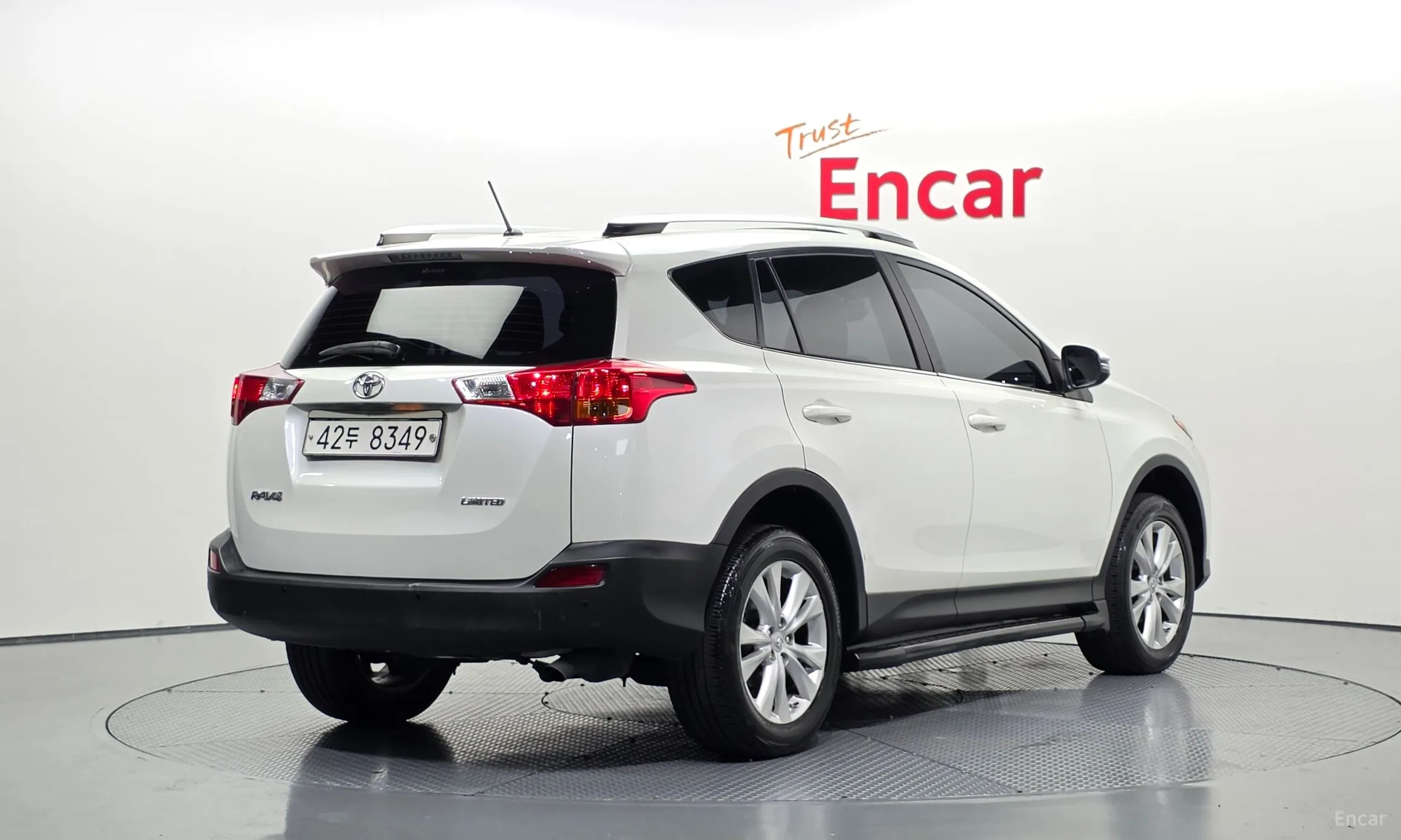 Toyota RAV4 превью 2