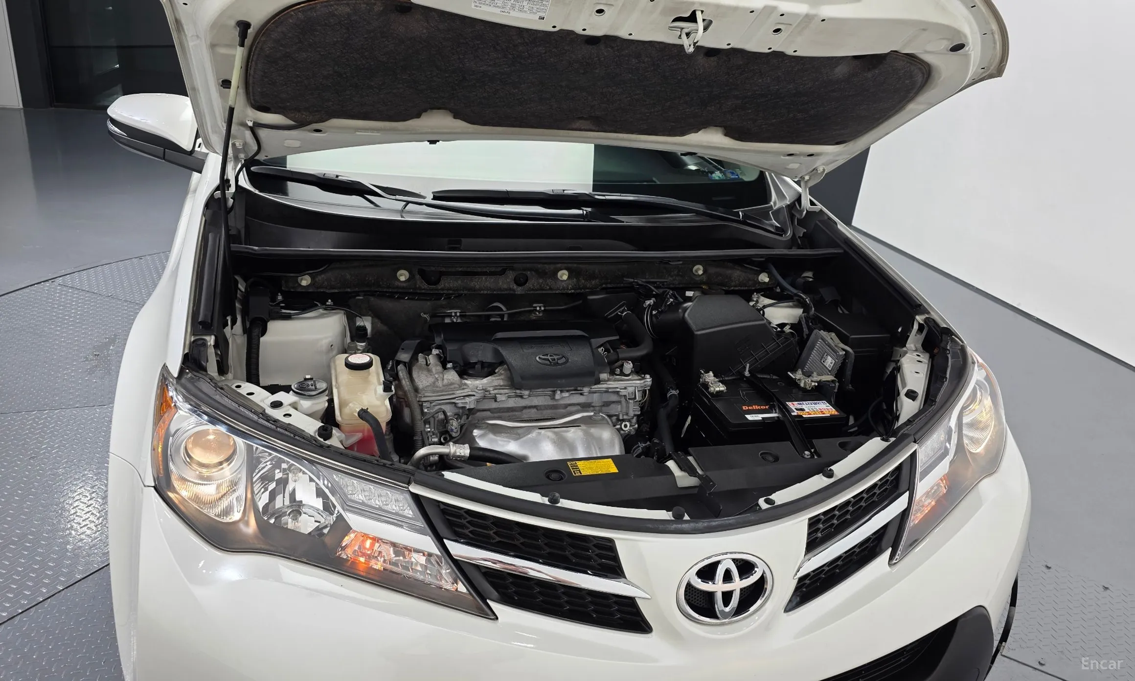 Toyota RAV4 превью 6