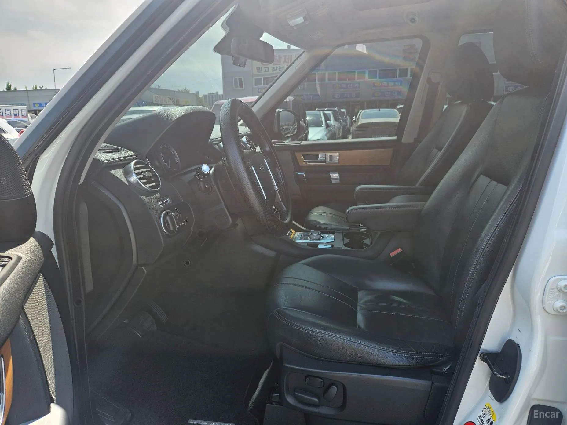 Land Rover Discovery 4 превью 10
