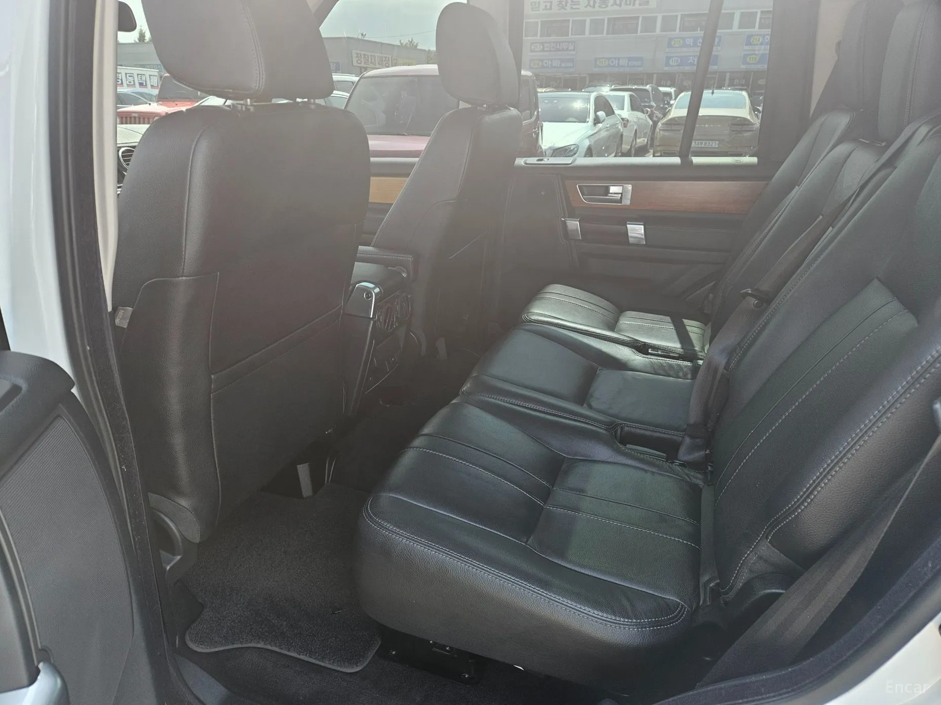 Land Rover Discovery 4 превью 11