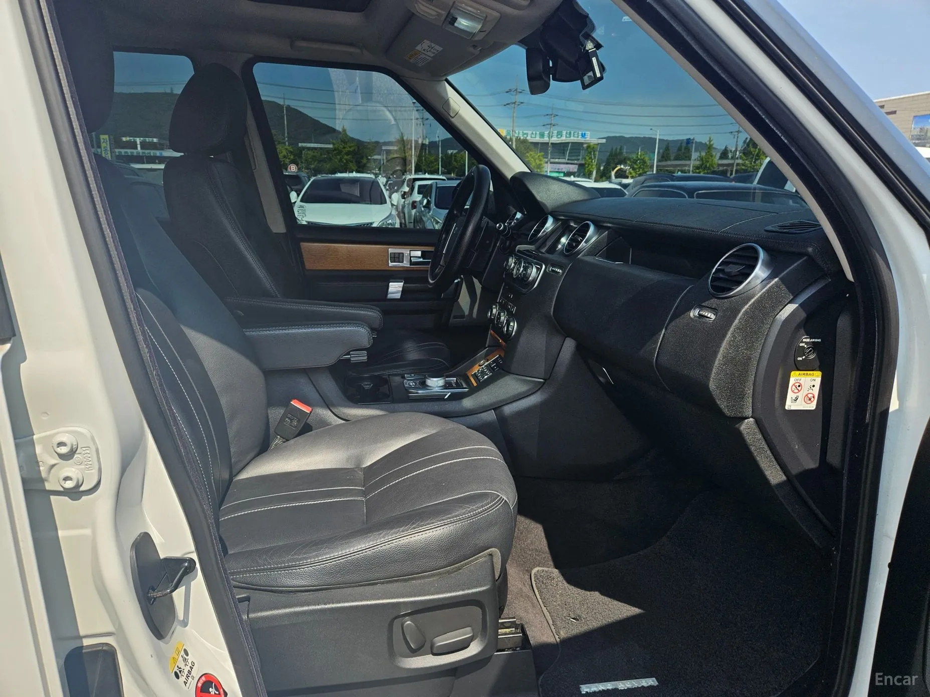 Land Rover Discovery 4 превью 12