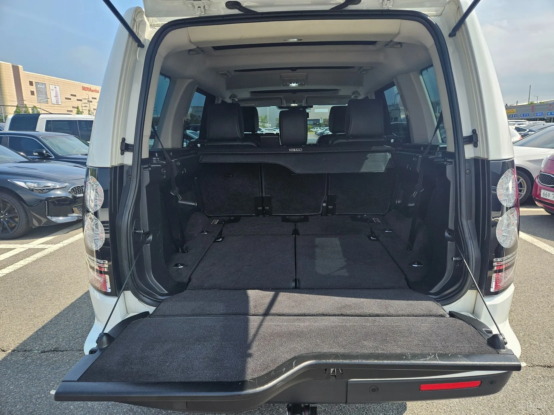 Land Rover Discovery 4 превью 19
