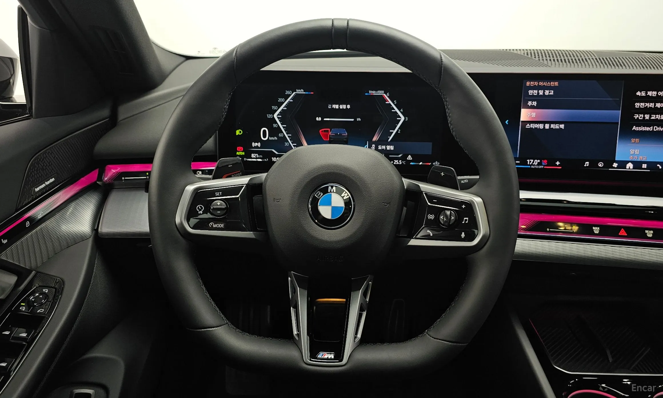BMW 5 Series (G60) превью 13