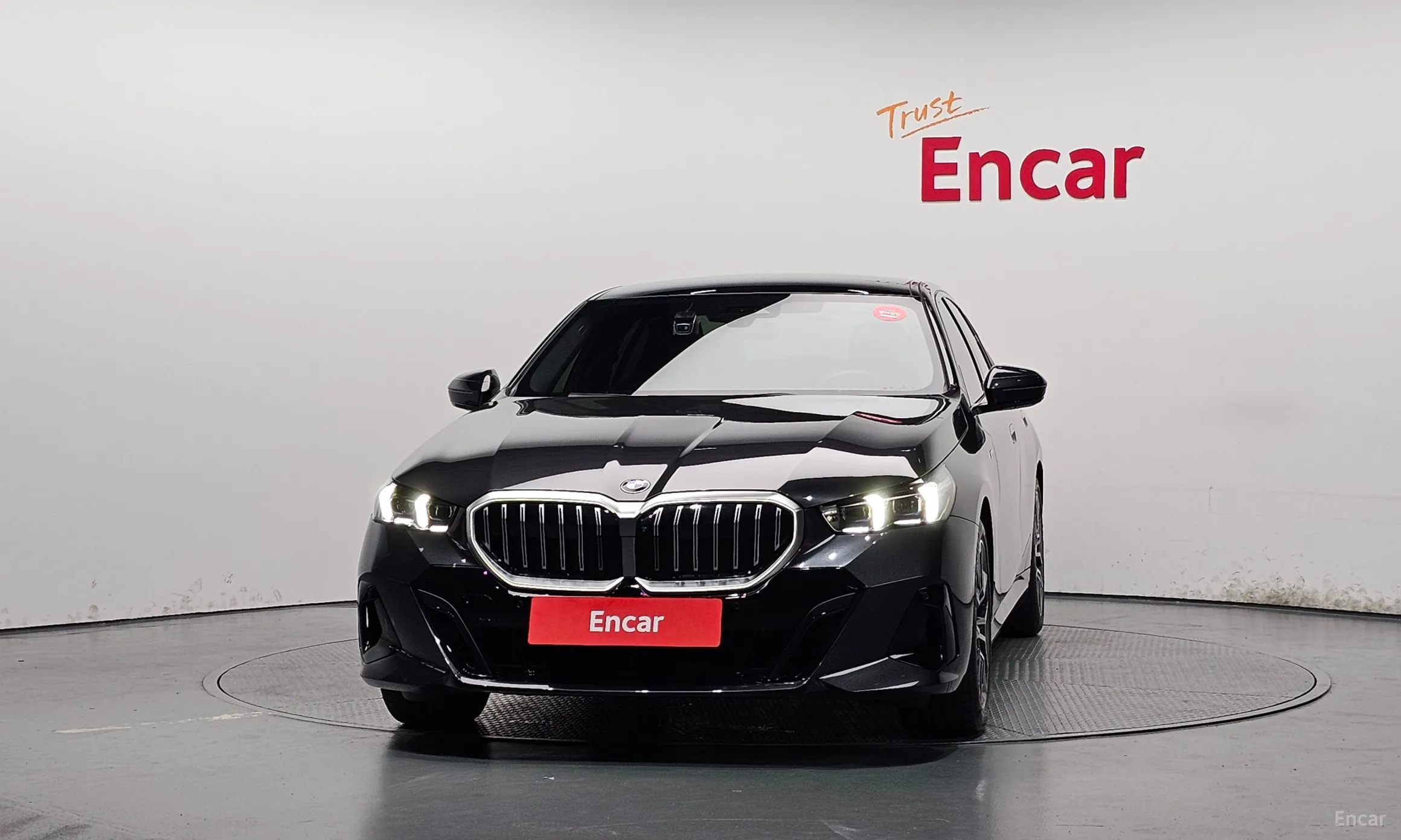 BMW 5 Series (G60) превью 3