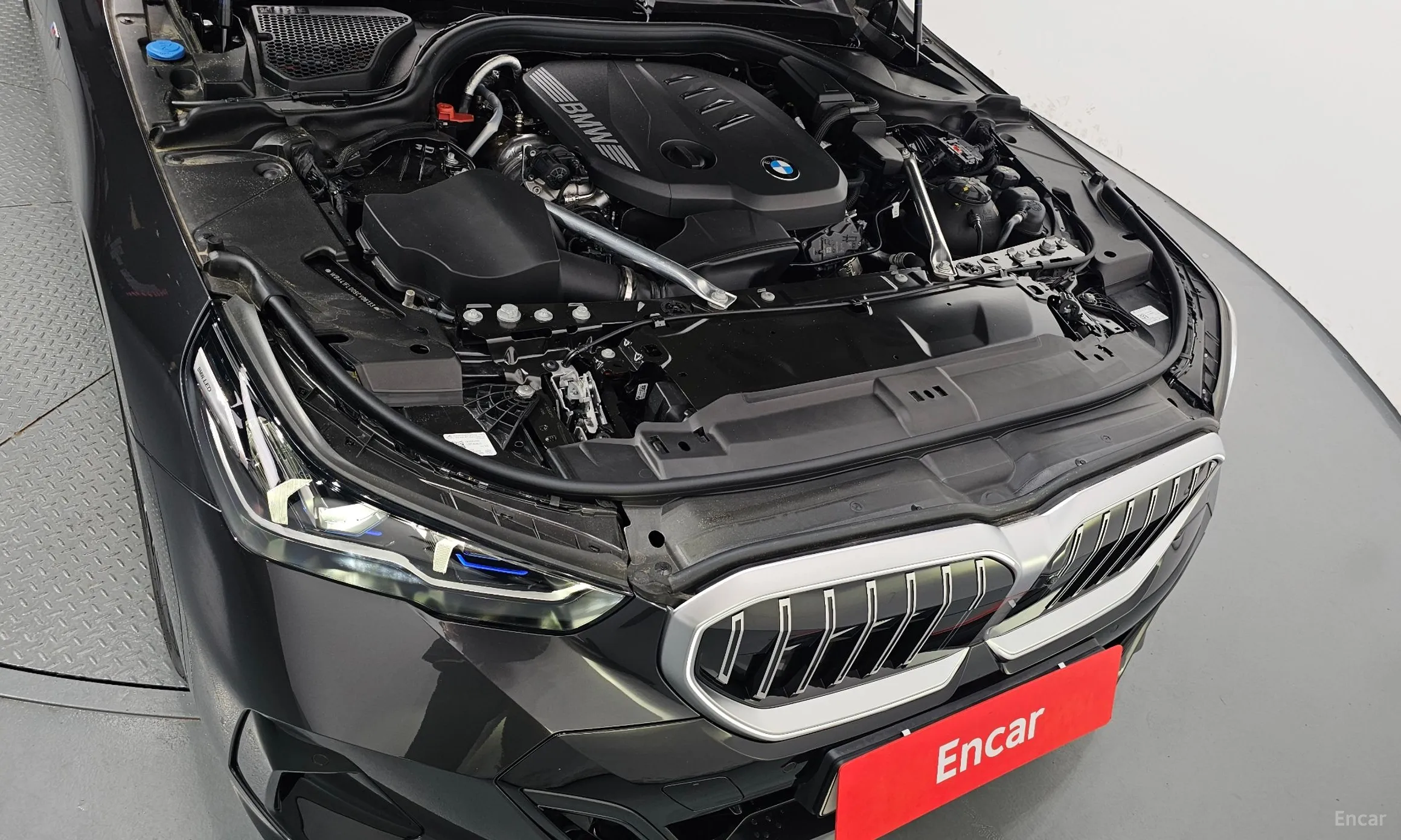 BMW 5 Series (G60) превью 6